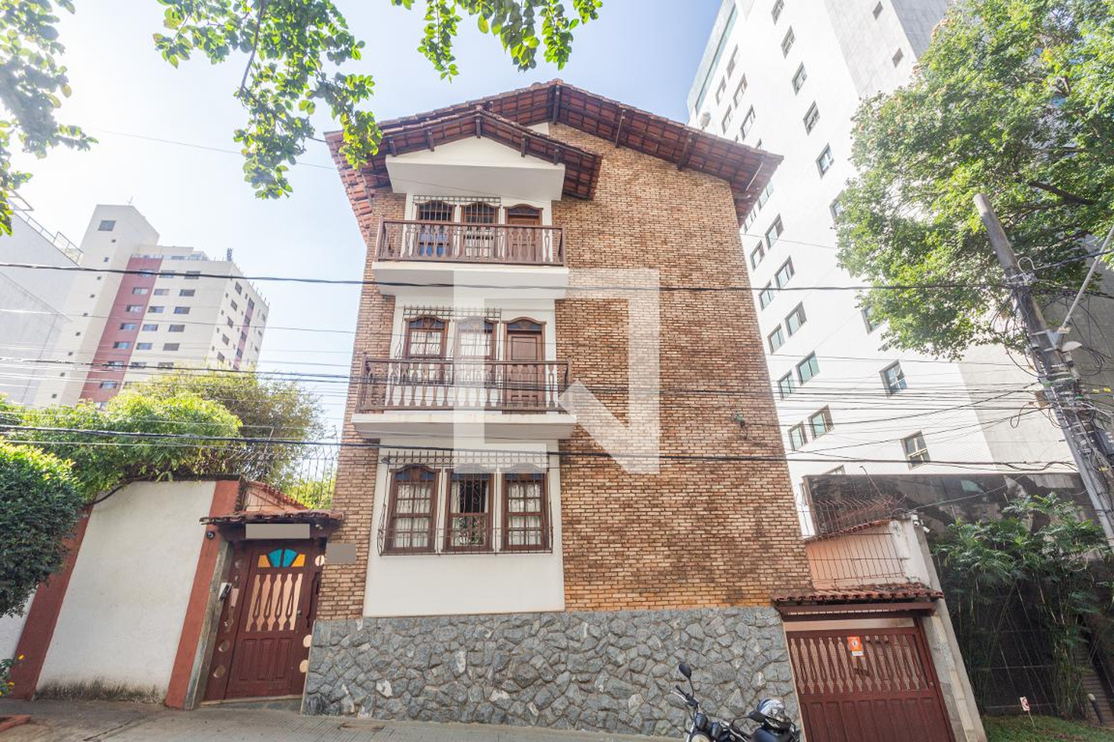 Fachada Condomínio em Rua la Plata, 245