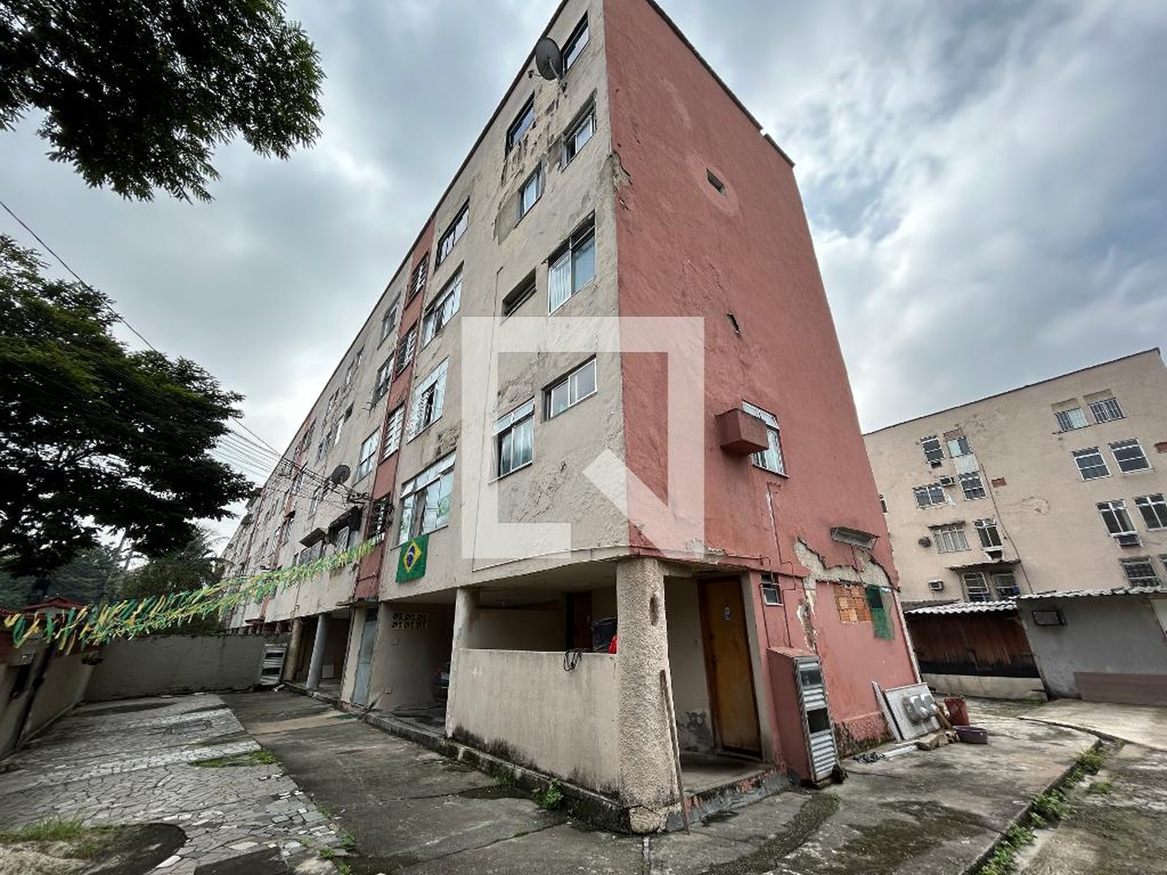 Fachada Condomínio em Rua Lago Verde, 11