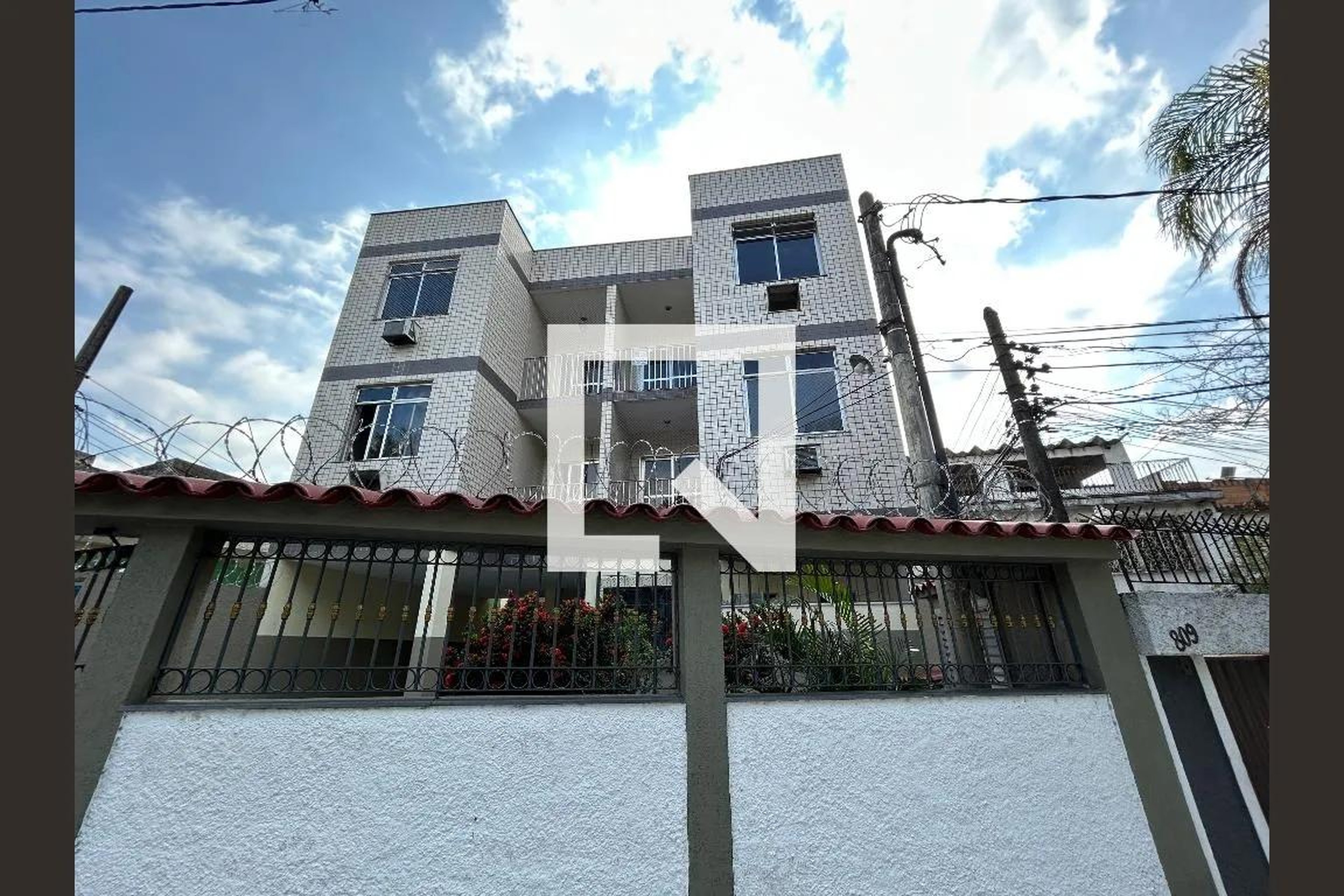 Fachada Condomínio em Rua Quiririm, 795