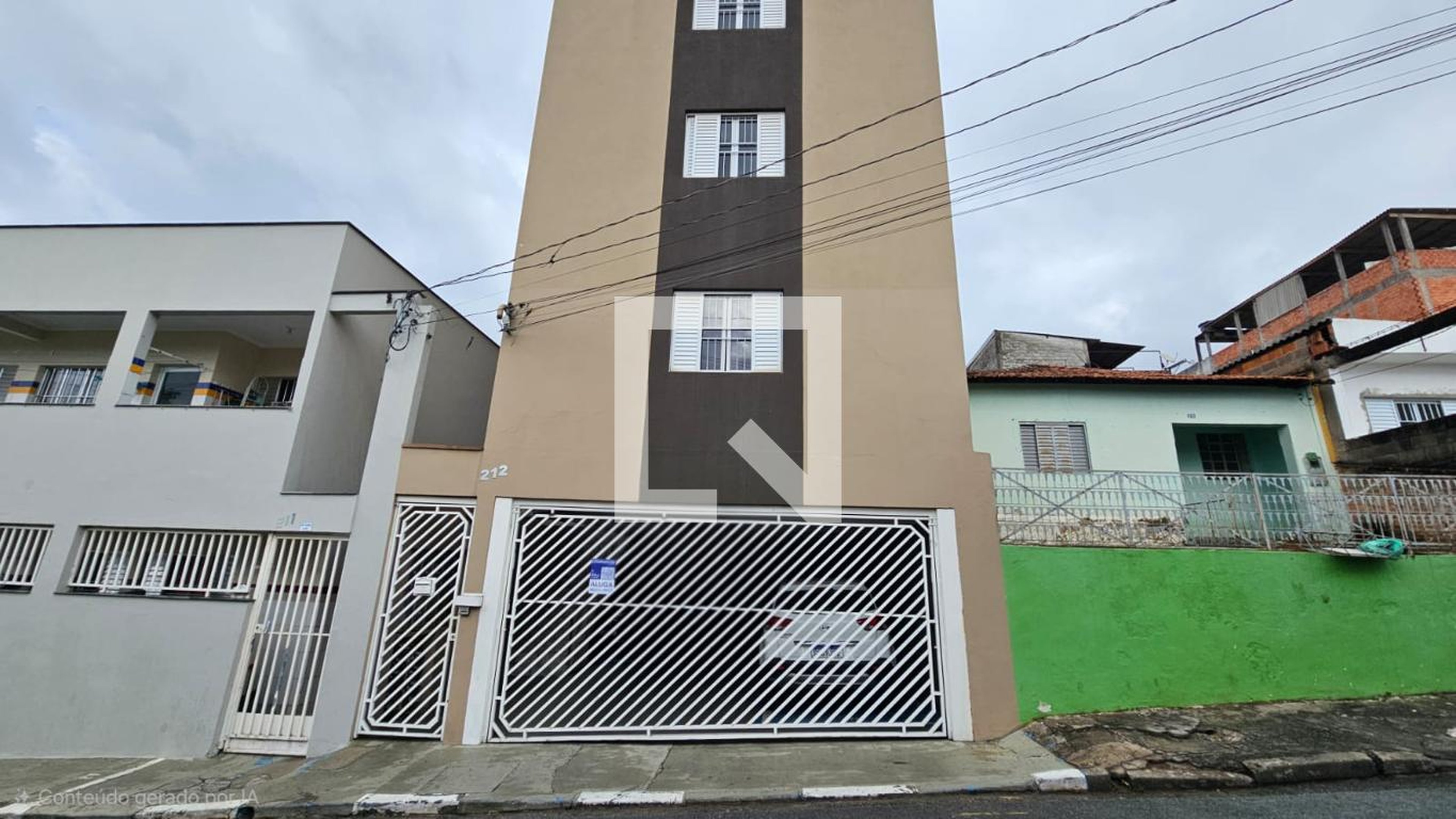 Fachada Condomínio em Rua Araçatuba, 212