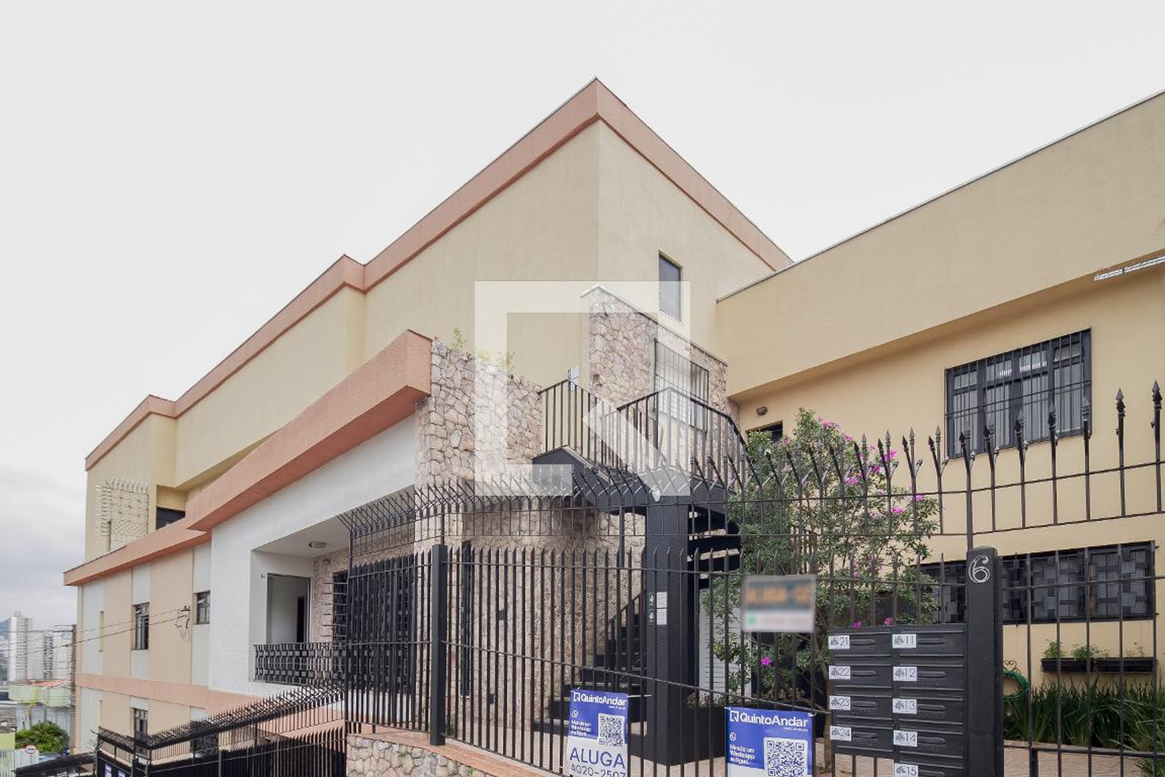 Fachada Condomínio em Rua Nossa Senhora da Penha, 6
