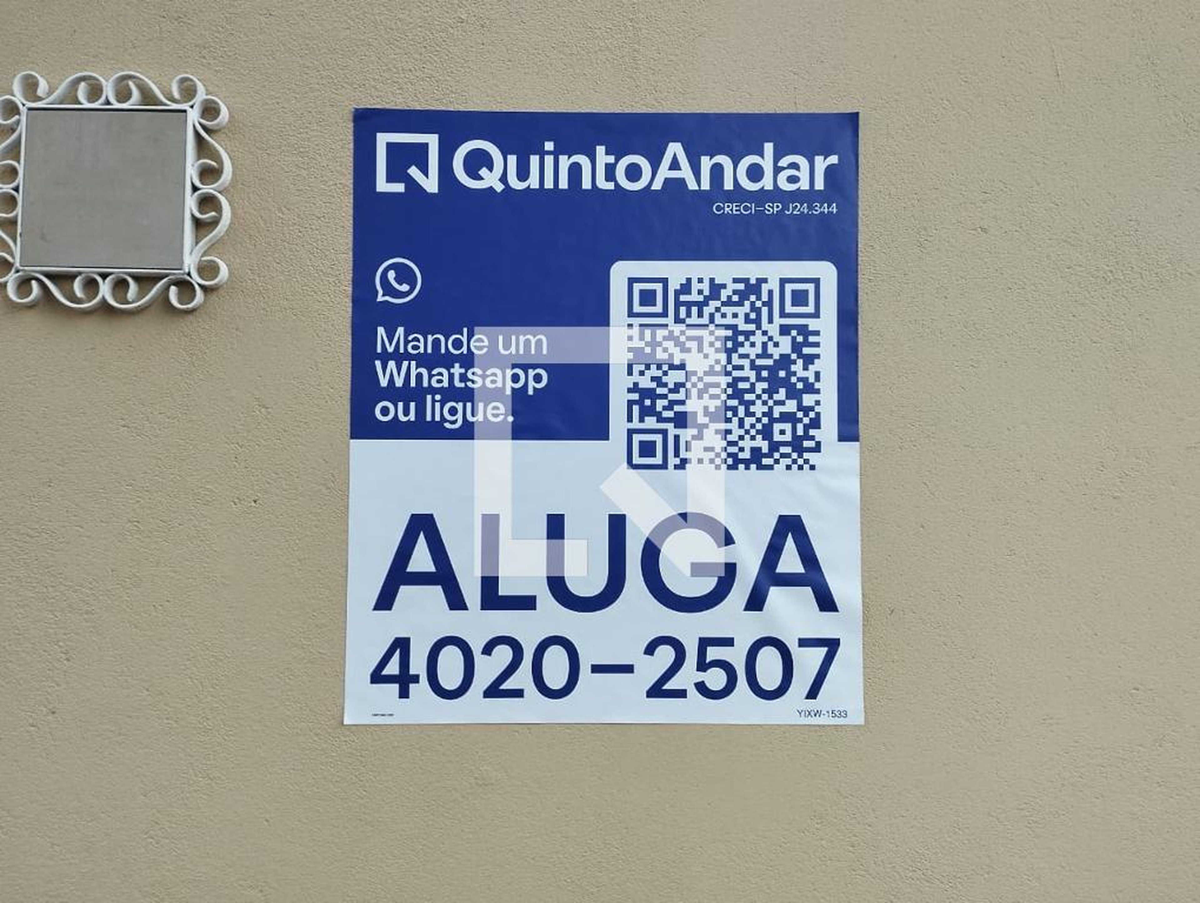 Fachada Condomínio em Rua Chemin Del Pra, 82