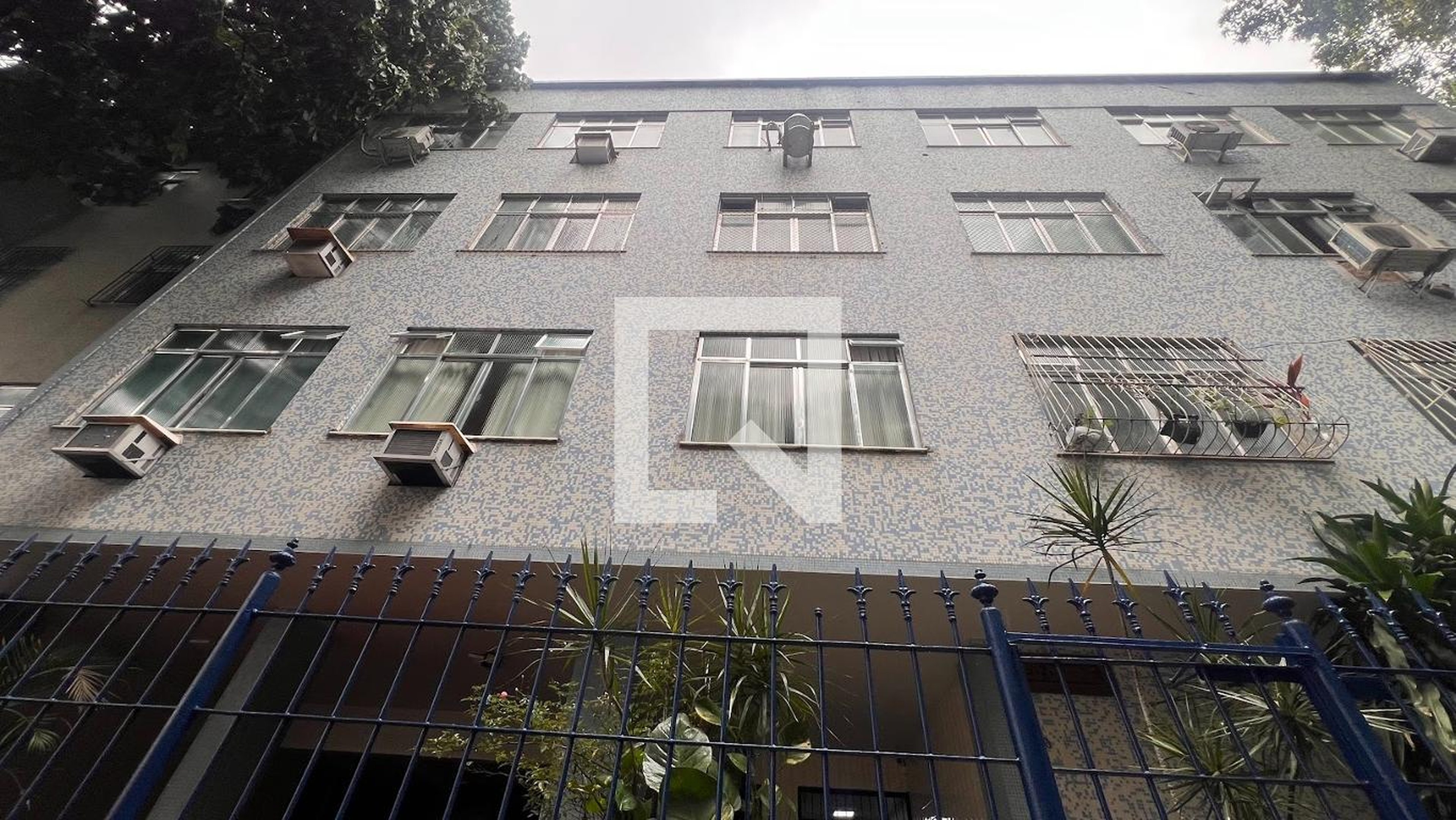Fachada Condomínio em Rua Luís Barbosa, 103