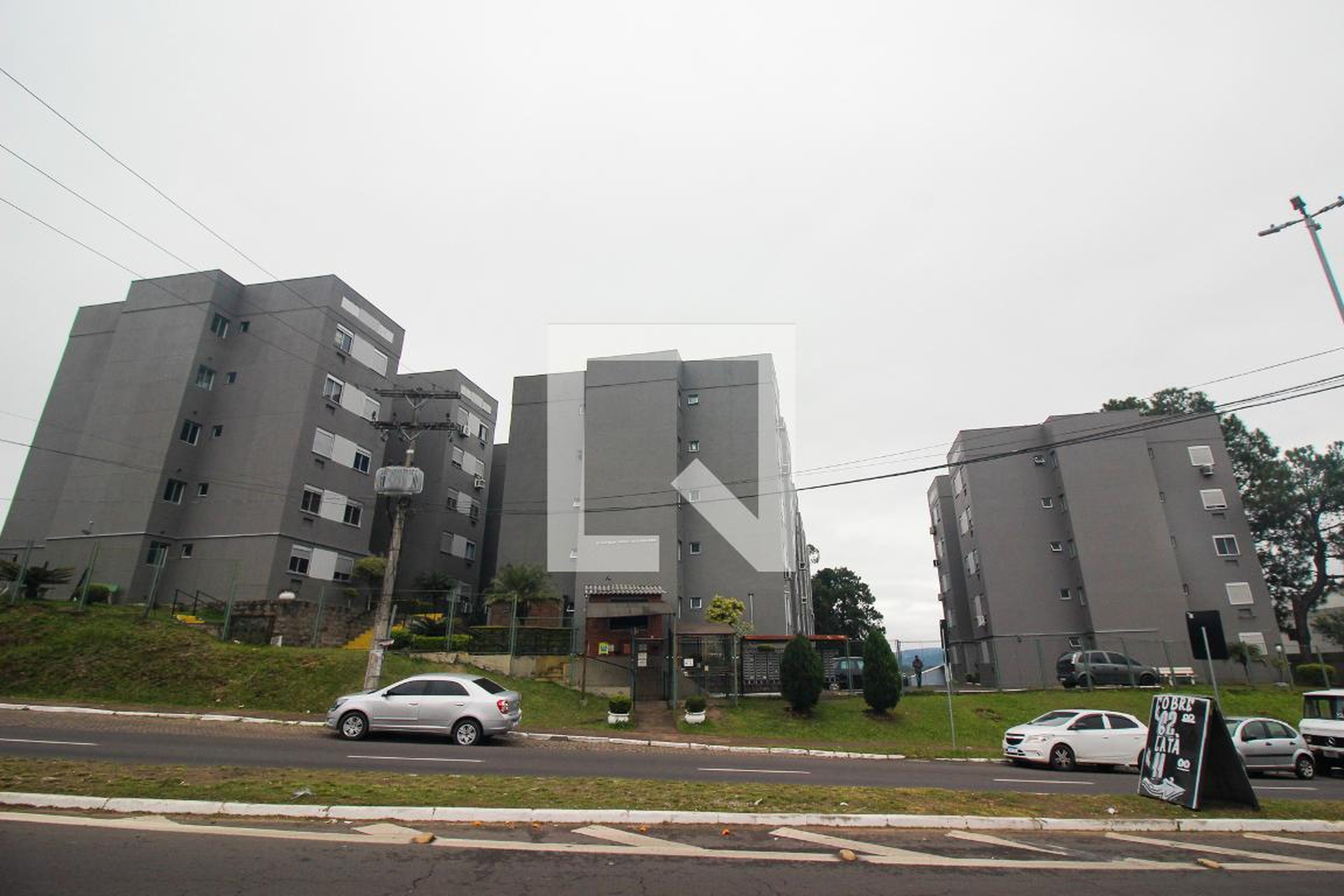 Fachada do condomínio Condomínio Parque dos Pinheiros