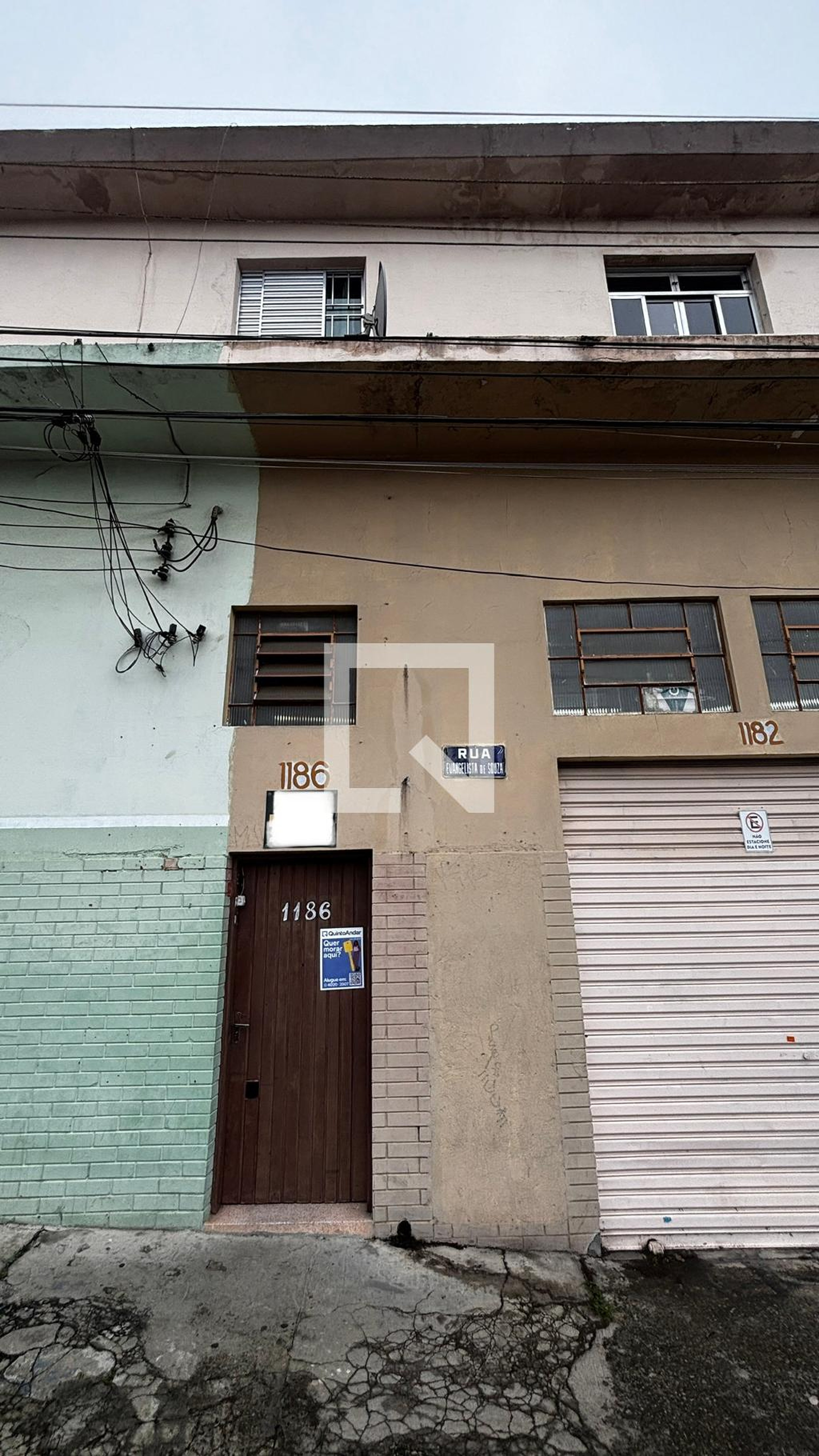 Fachada Condomínio em Rua Evangelista de Souza, 1186