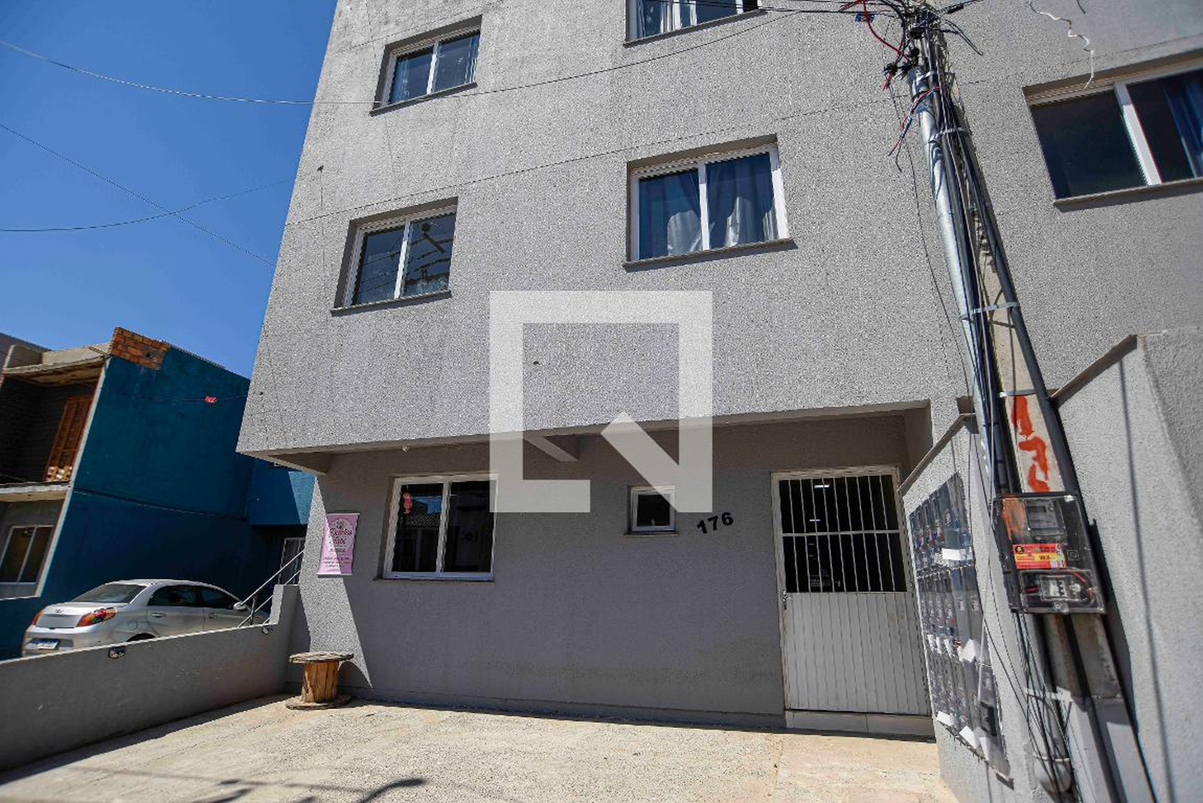 Fachada Condomínio em Rua Cento e Vinte e Um, 176