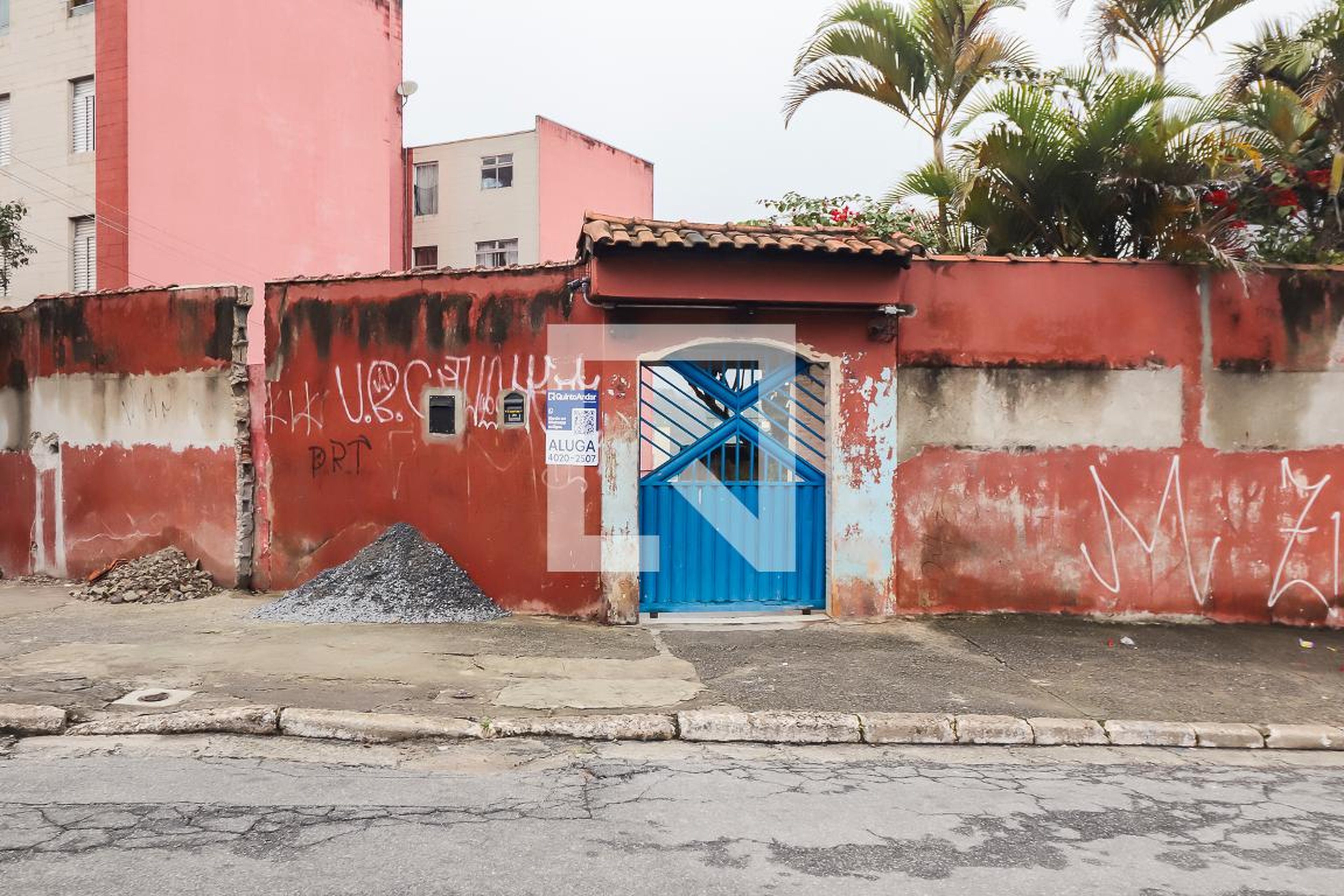 Fachada Condomínio em Rua José de Araújo Plácido, 52