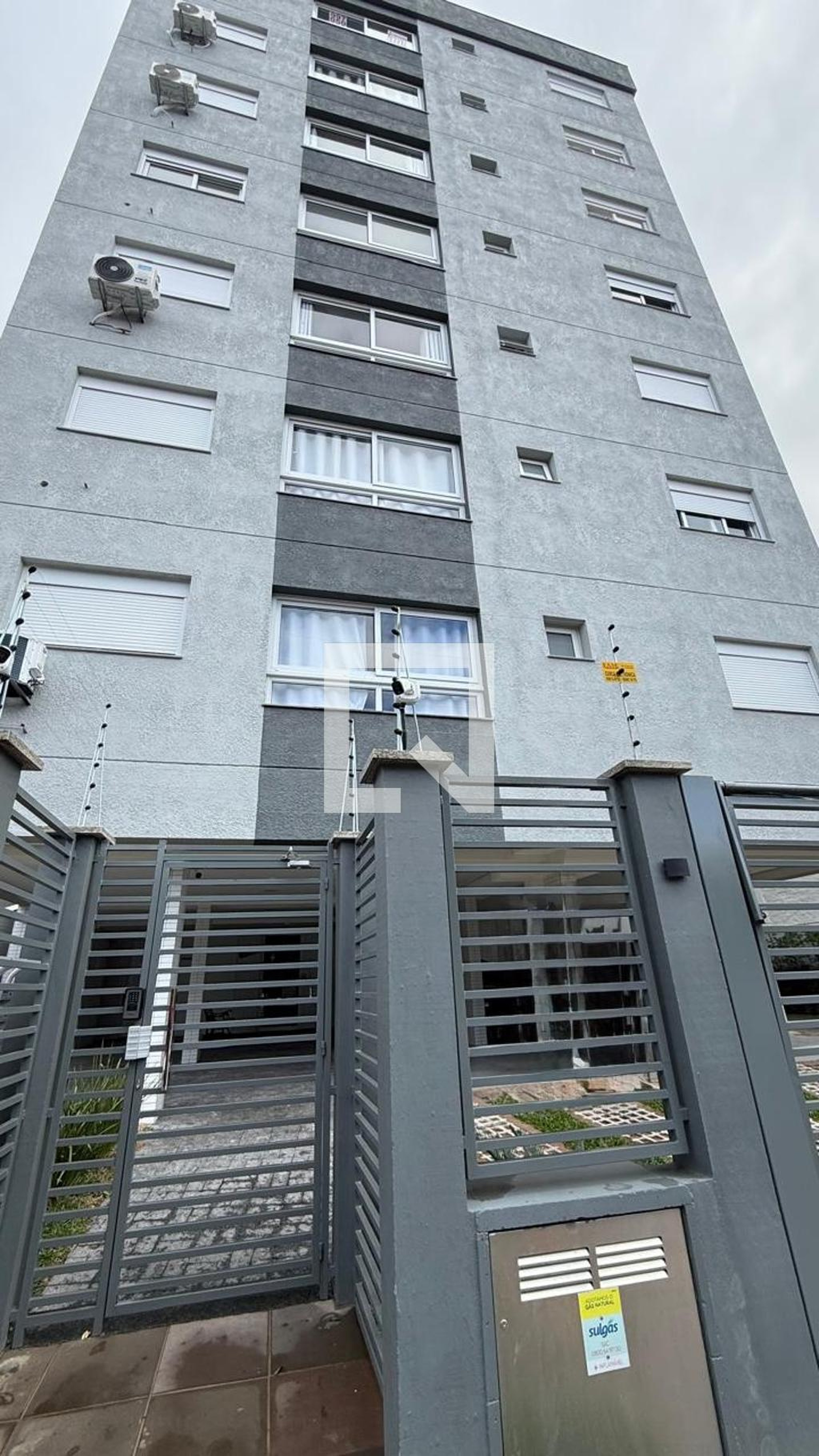 Fachada Condomínio em Rua Fernando Cortez, 557