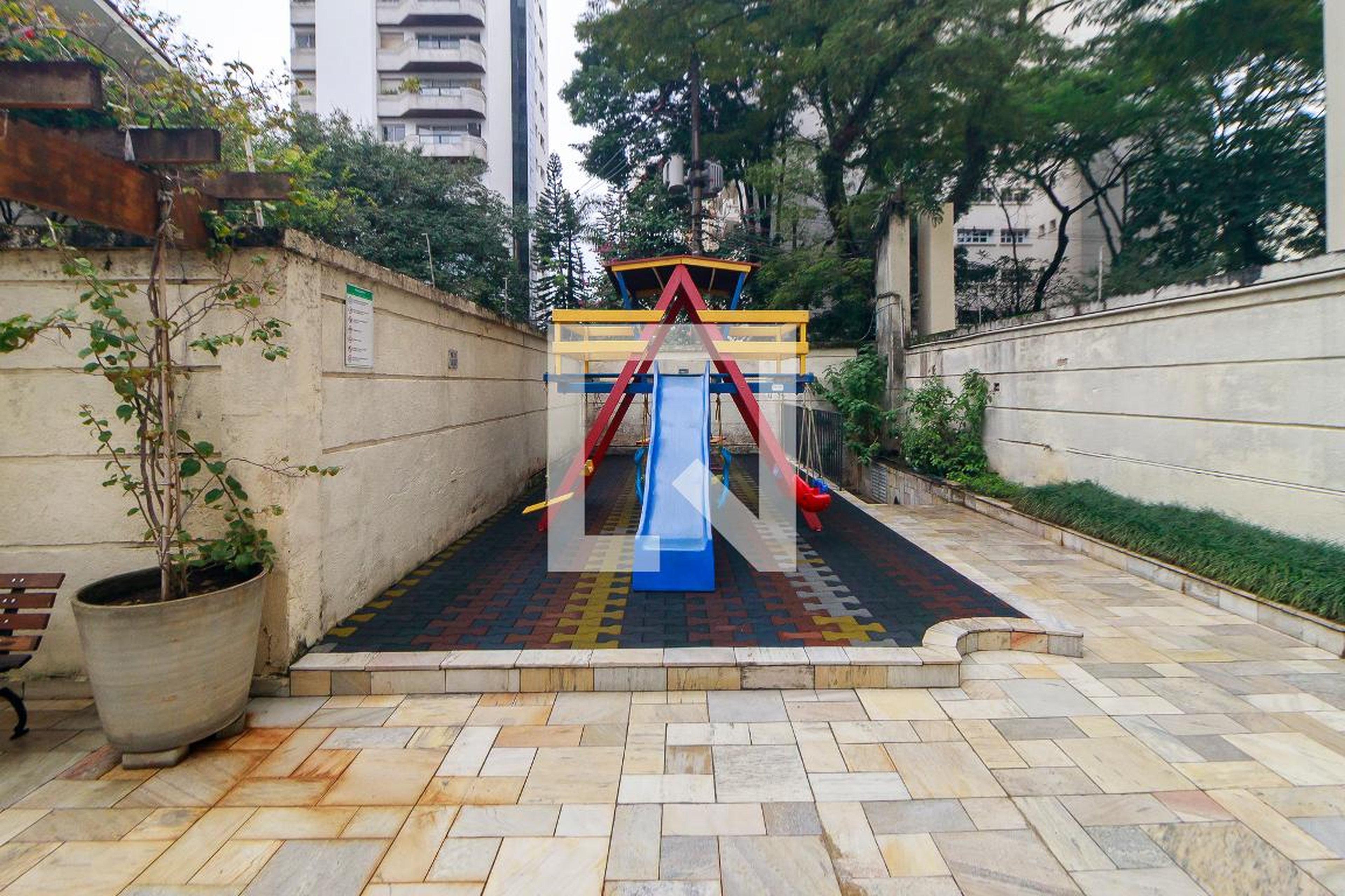 Playground - Mansão J. Saad