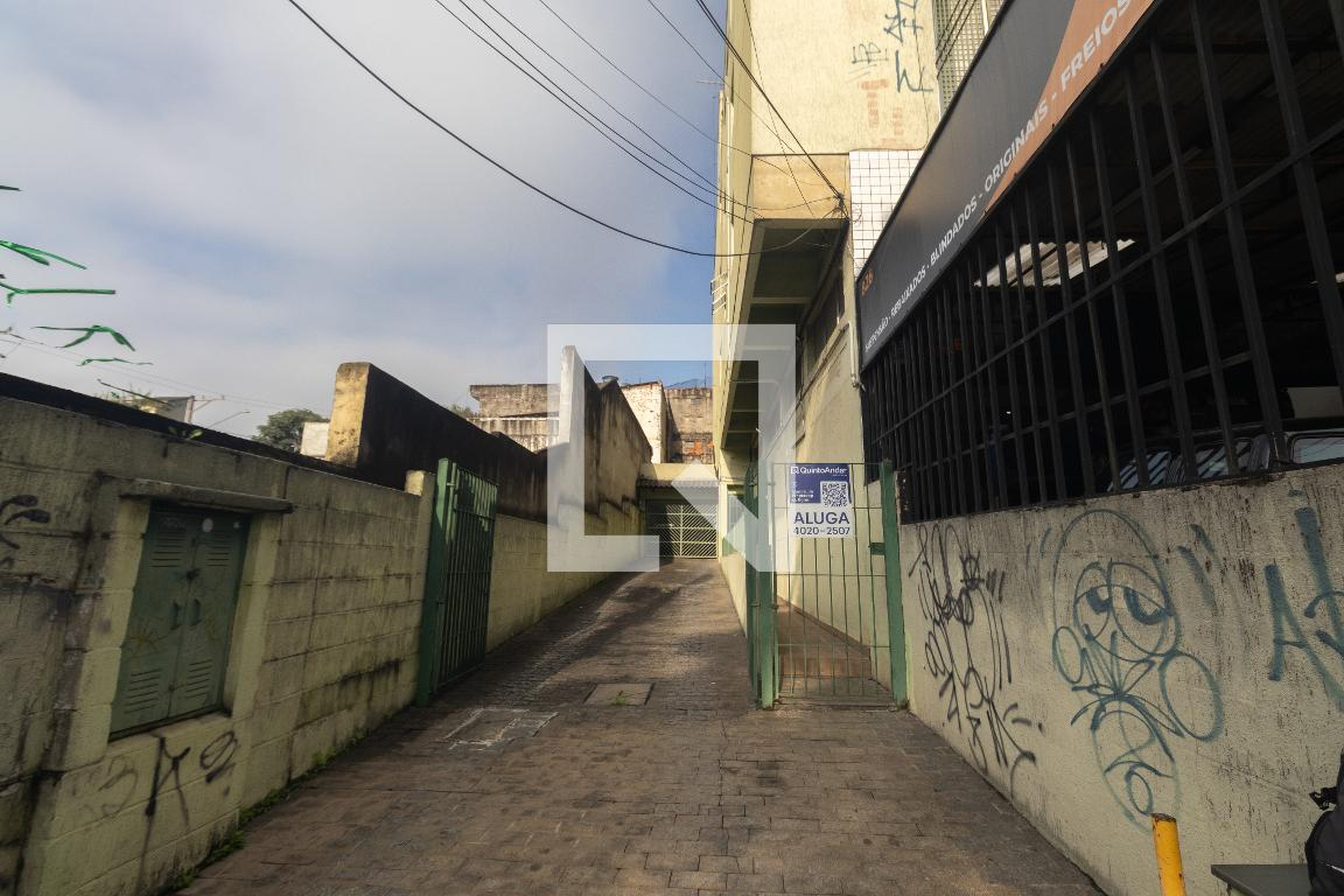 Fachada Condomínio em Avenida Júlio Buono, 826