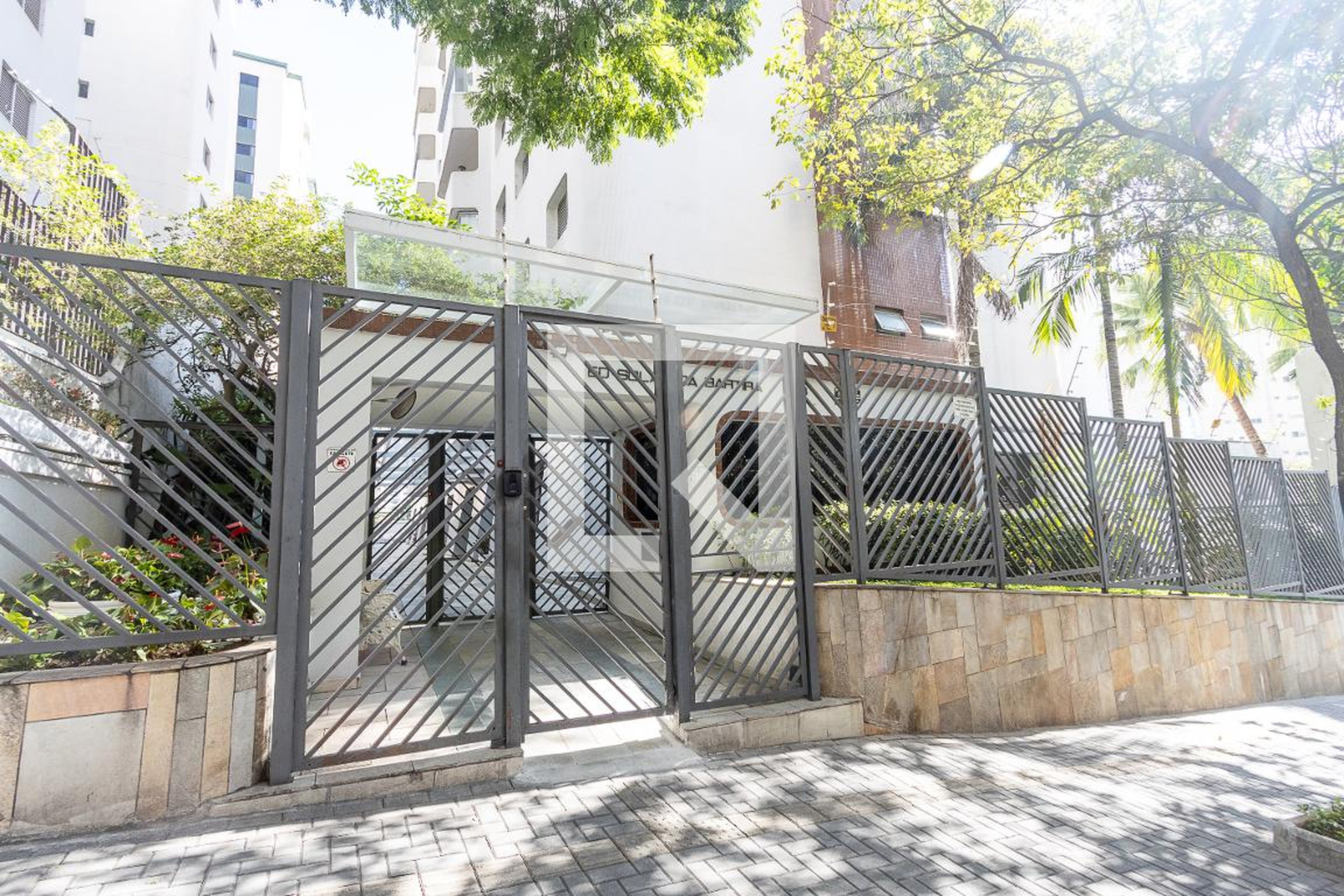 Fachada do Condomínio Condomínio Solar da Bartira