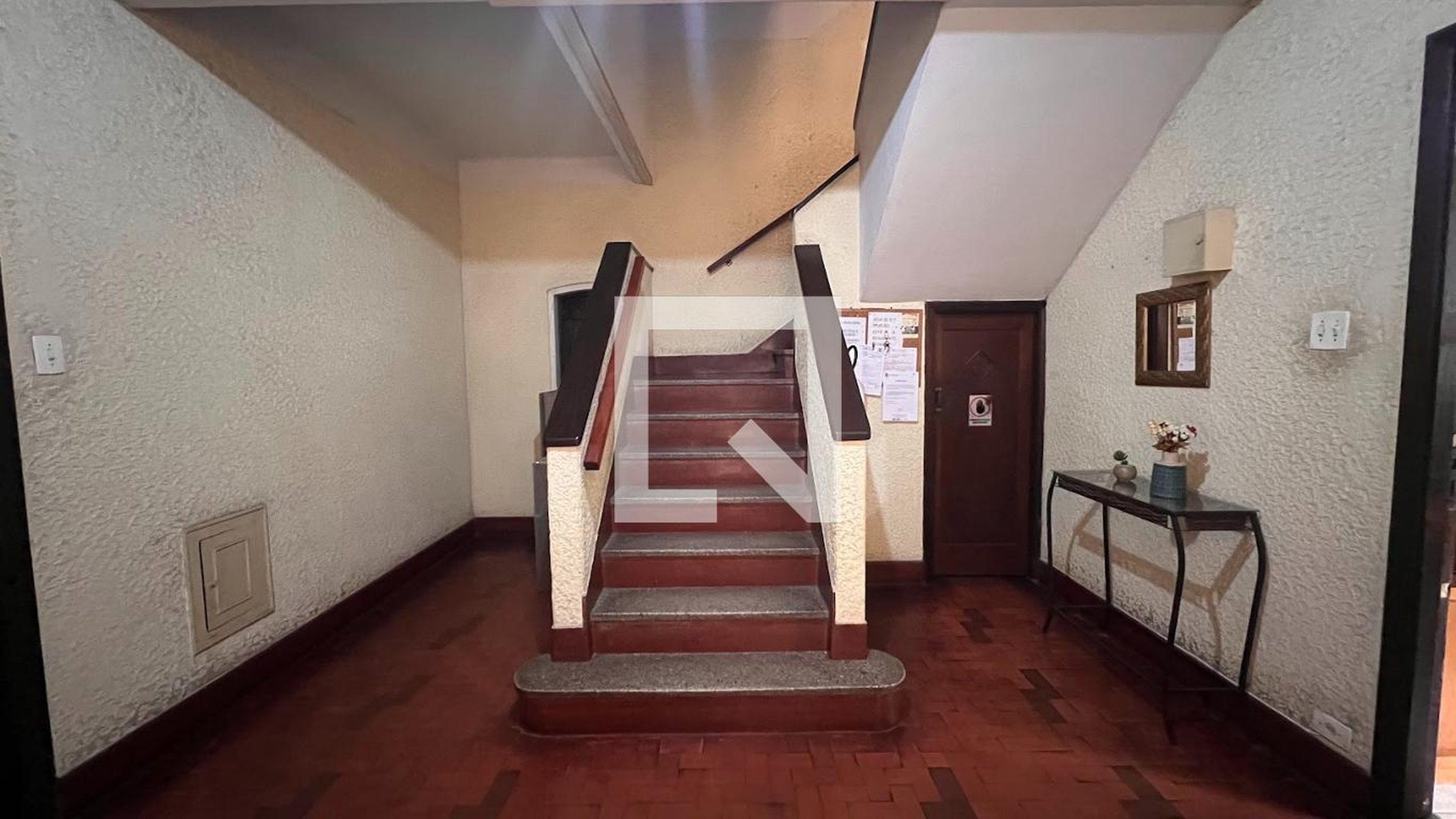 Hall - null