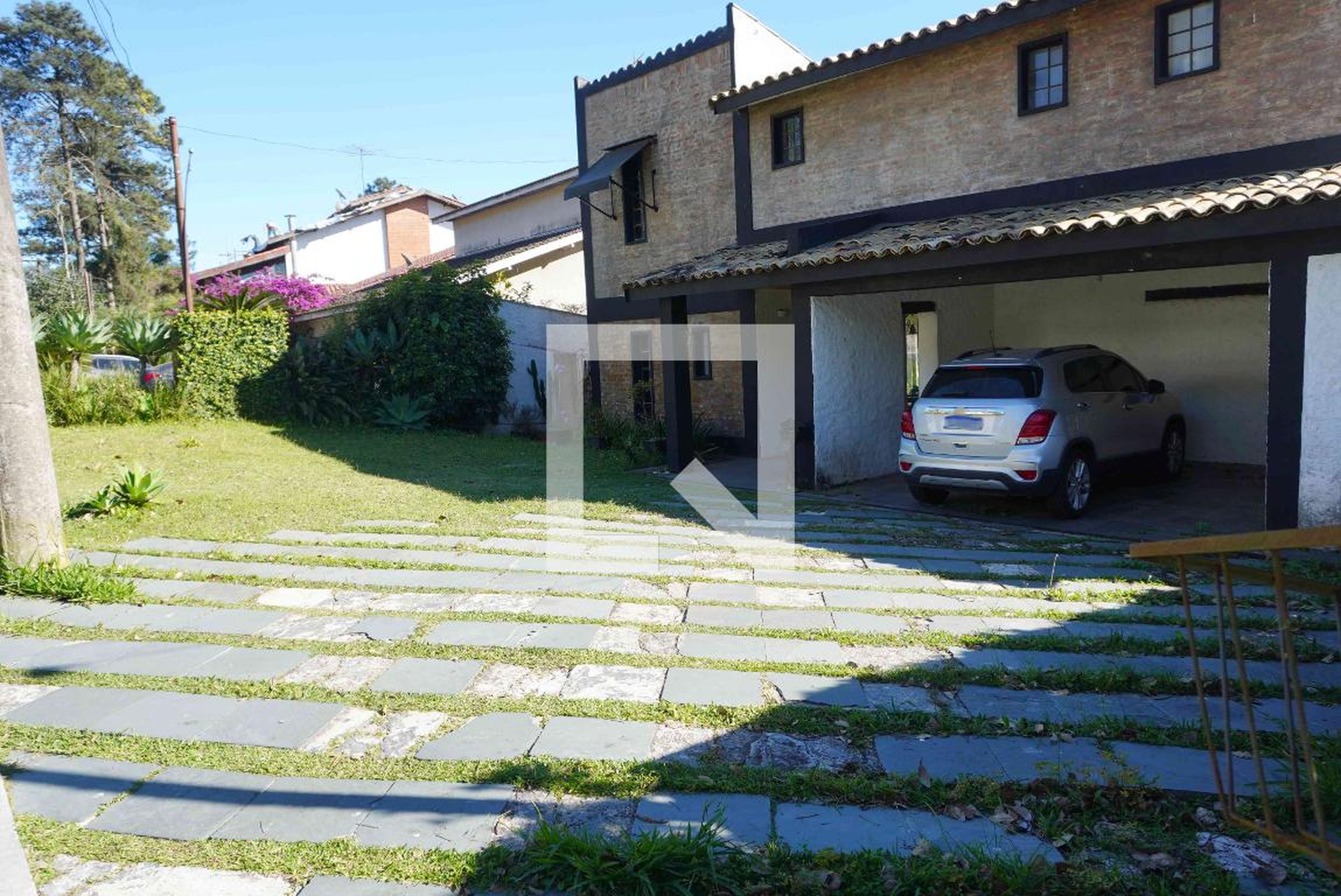 Fachada Condomínio em Alameda João de Barro, 203