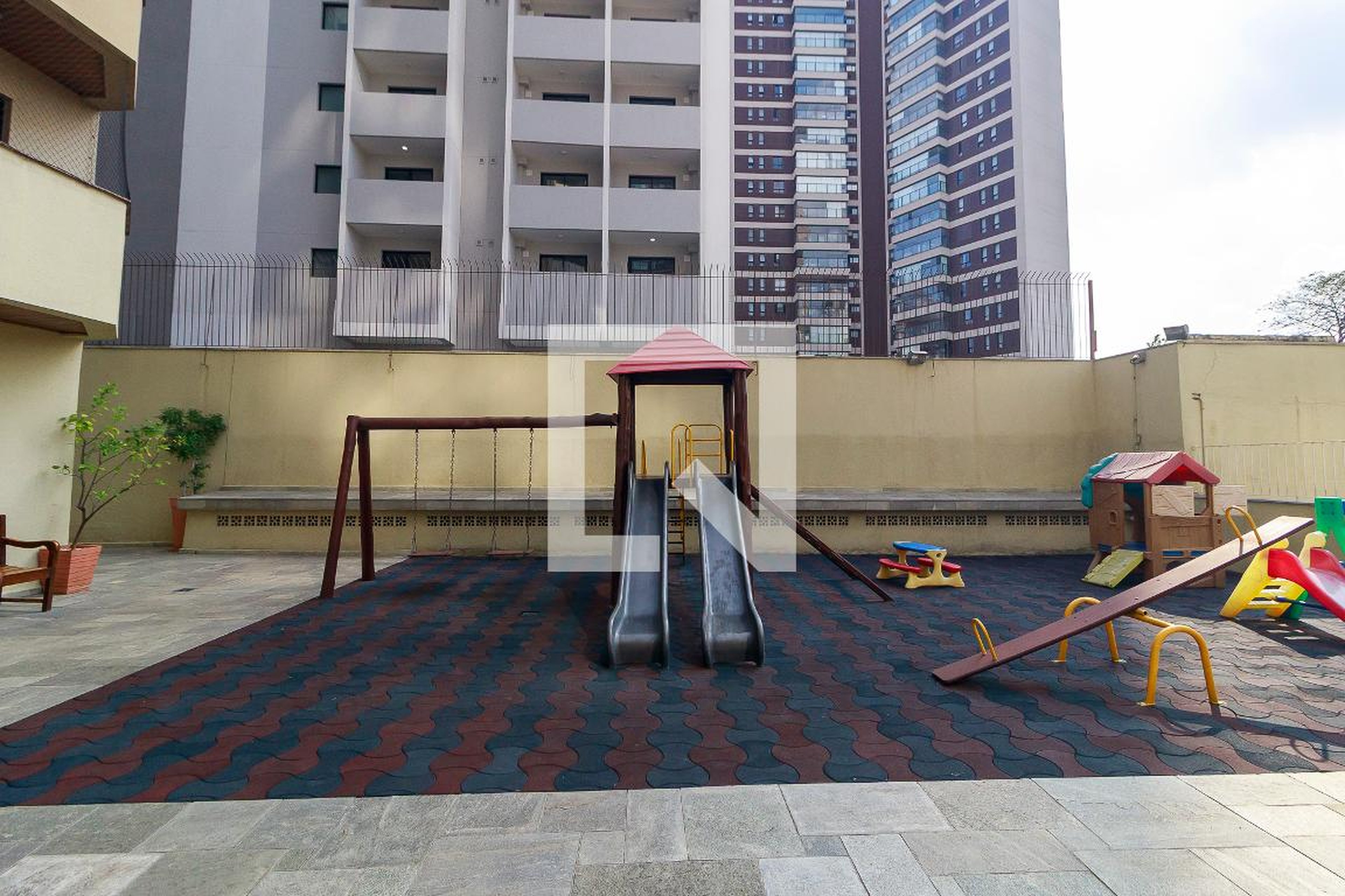 Playground - Palais Delysees