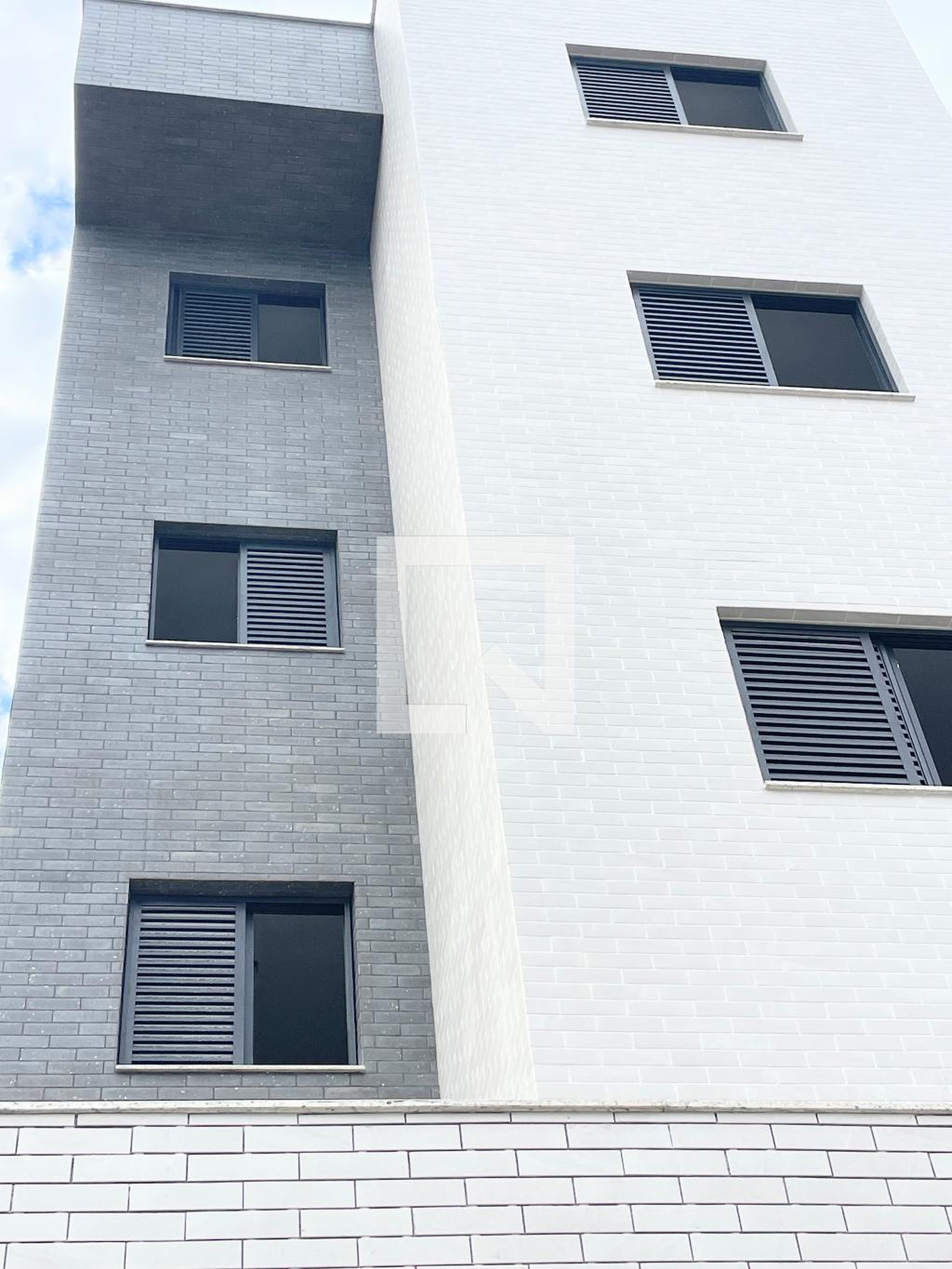 Fachada Condomínio em Rua Borges, 60