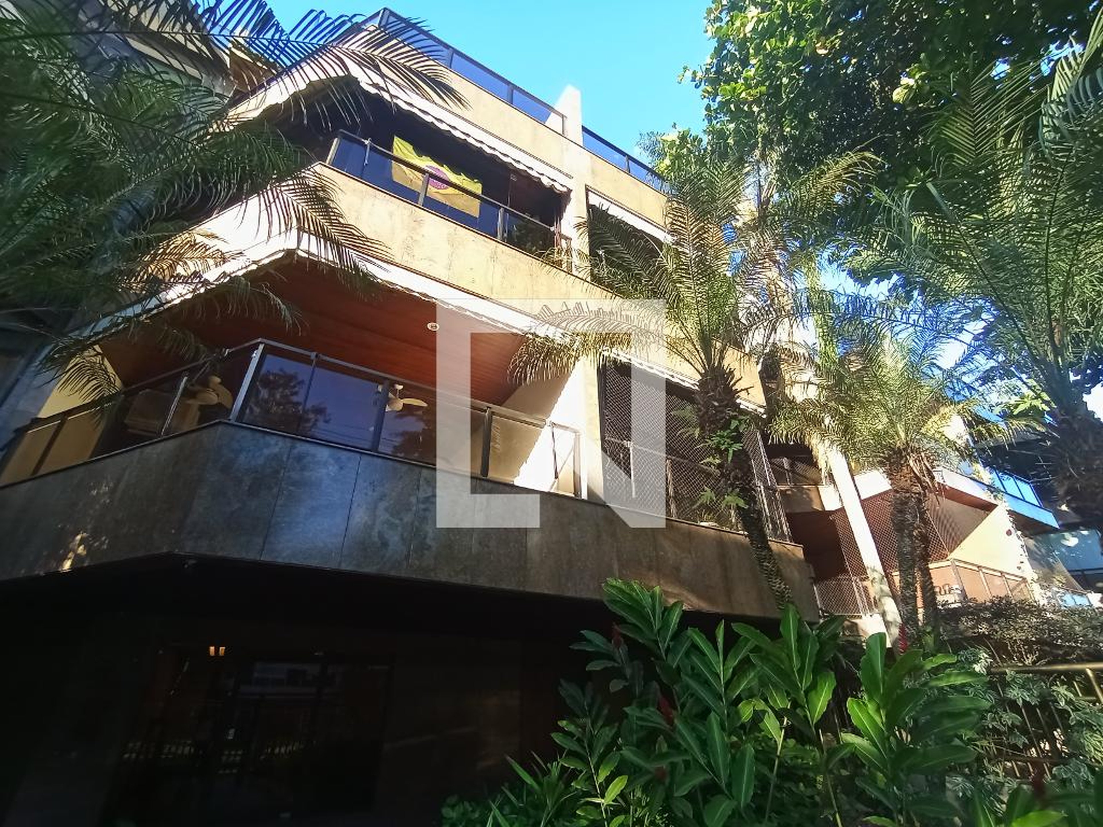 Fachada Condomínio Djanira