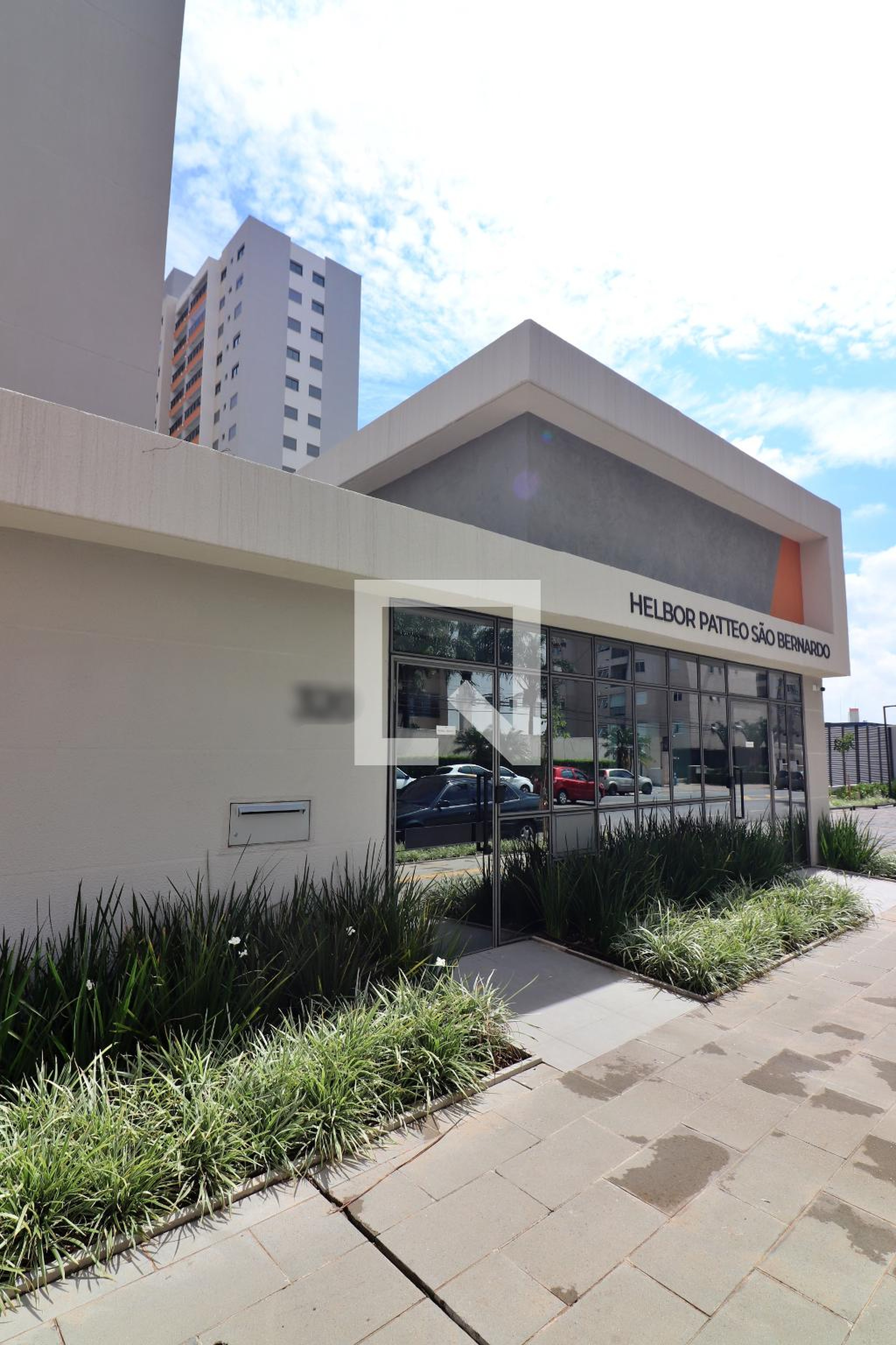 Fachada Condomínio em Avenida Dom Jaime de Barros Câmara, 320