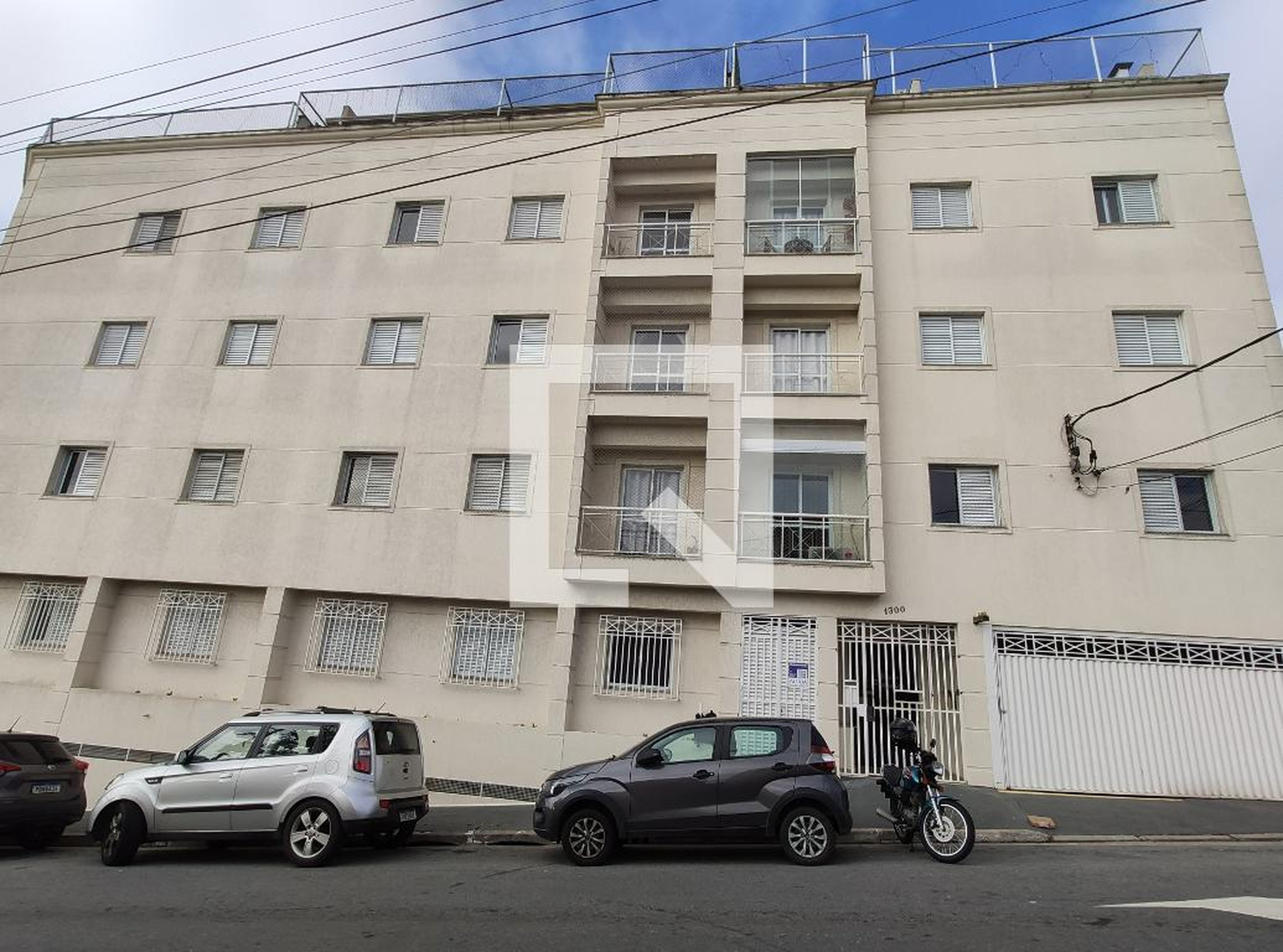 Fachada Condomínio em Rua Manoel Augusto Ferreirinha, 1300
