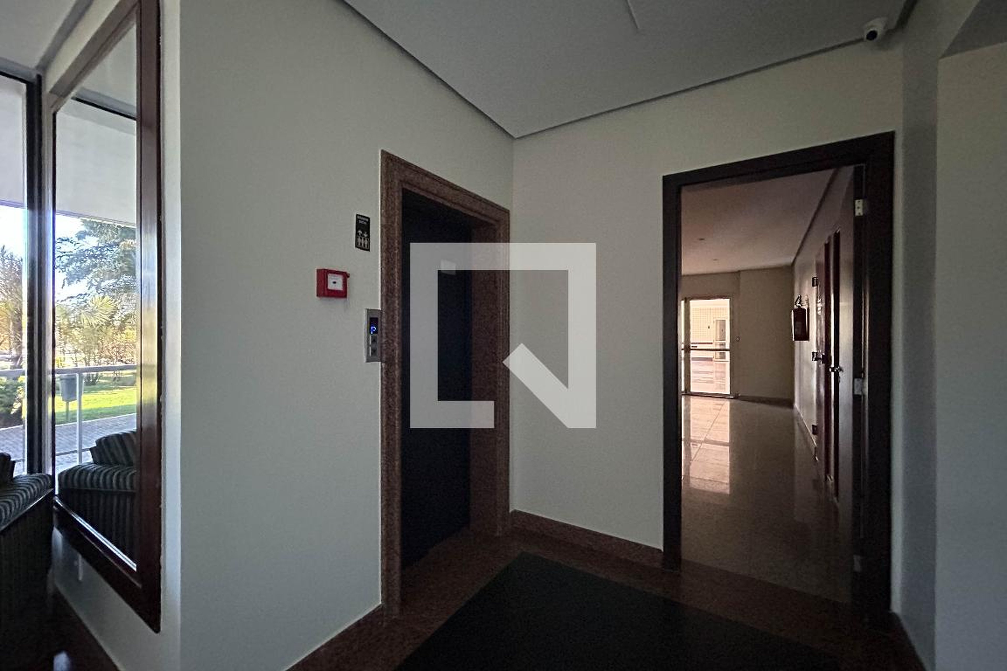 Hall - null