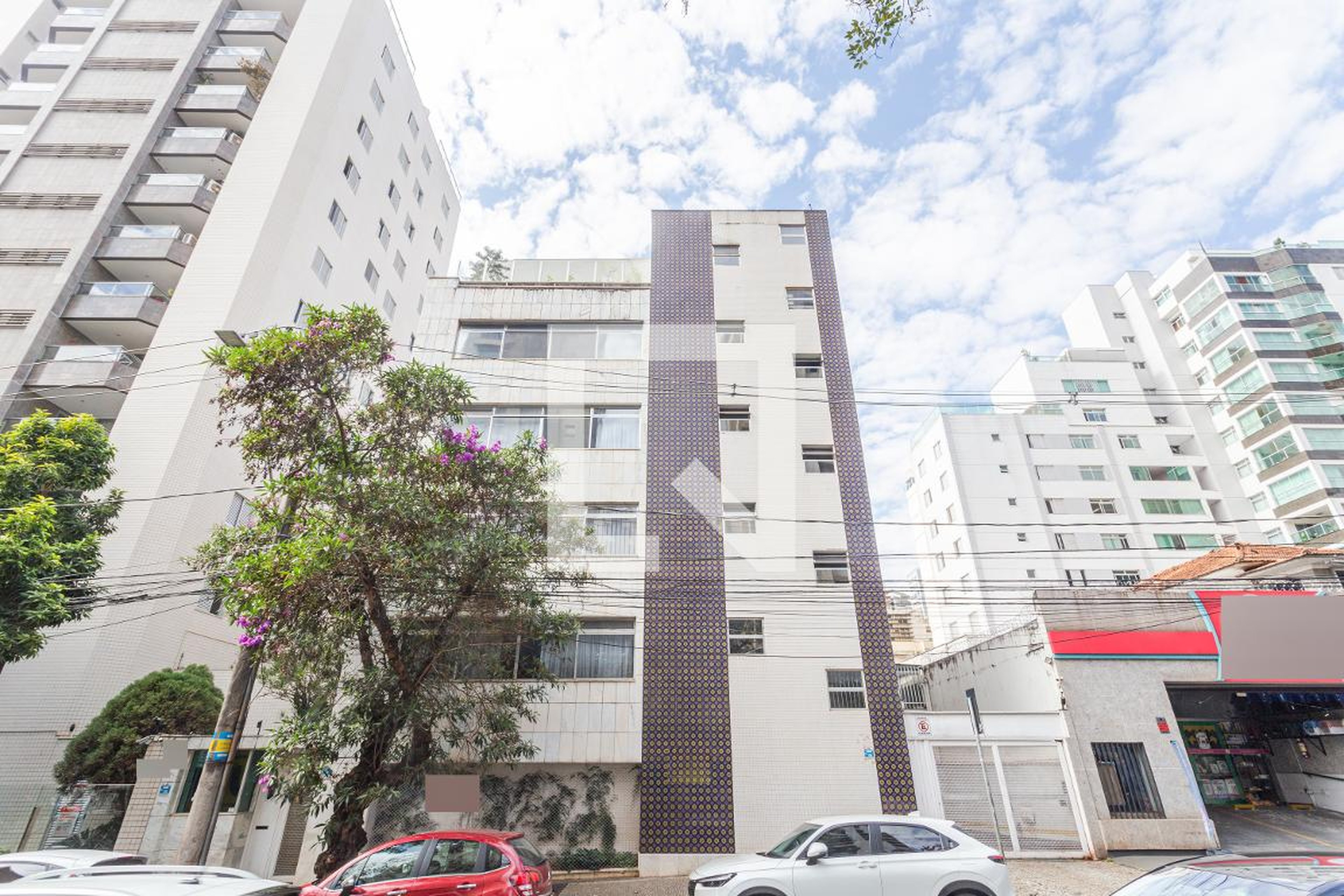 Fachada Condomínio em Avenida Bernardo Monteiro, 1425