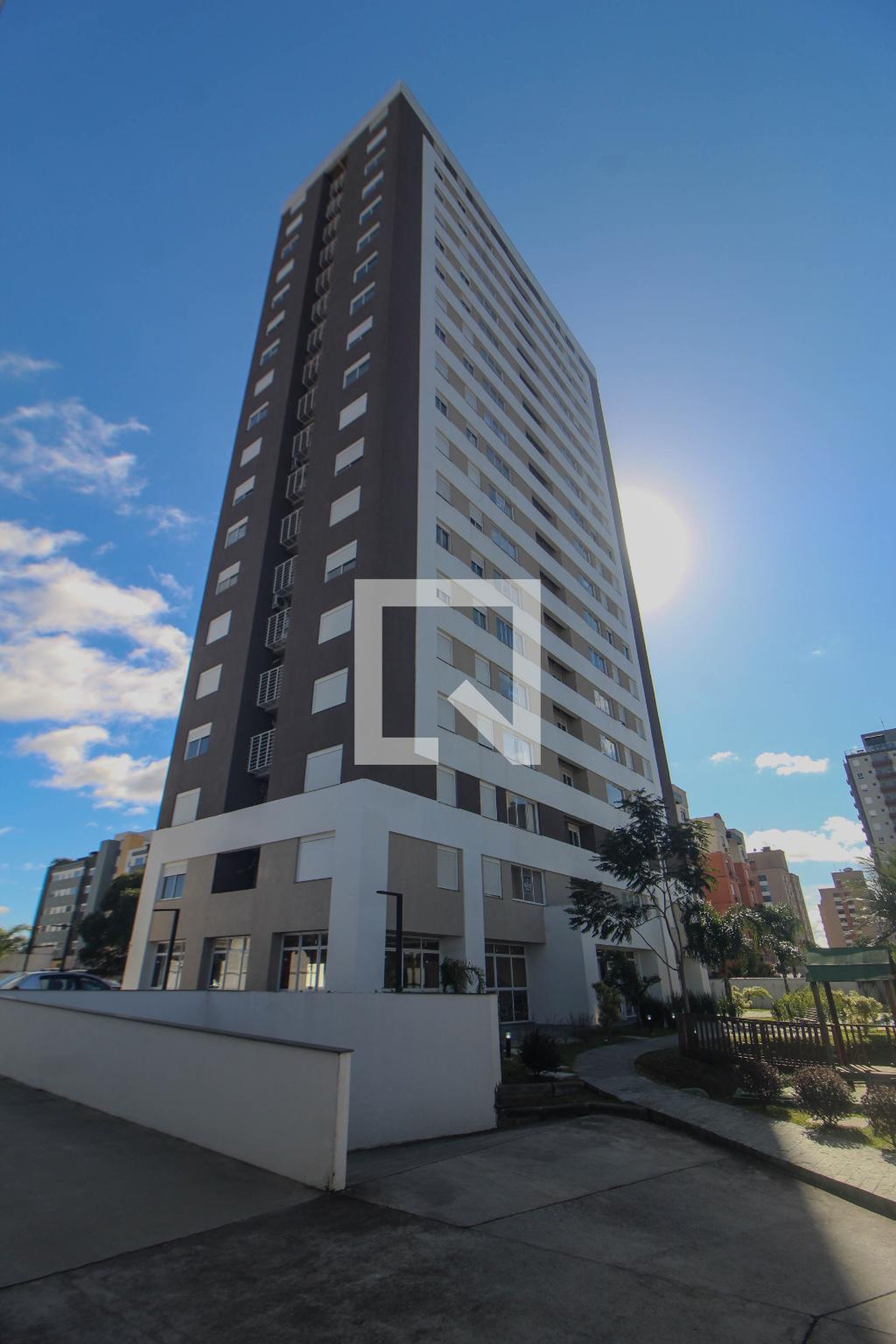 Fachada Residencial Re/Máx. Street
