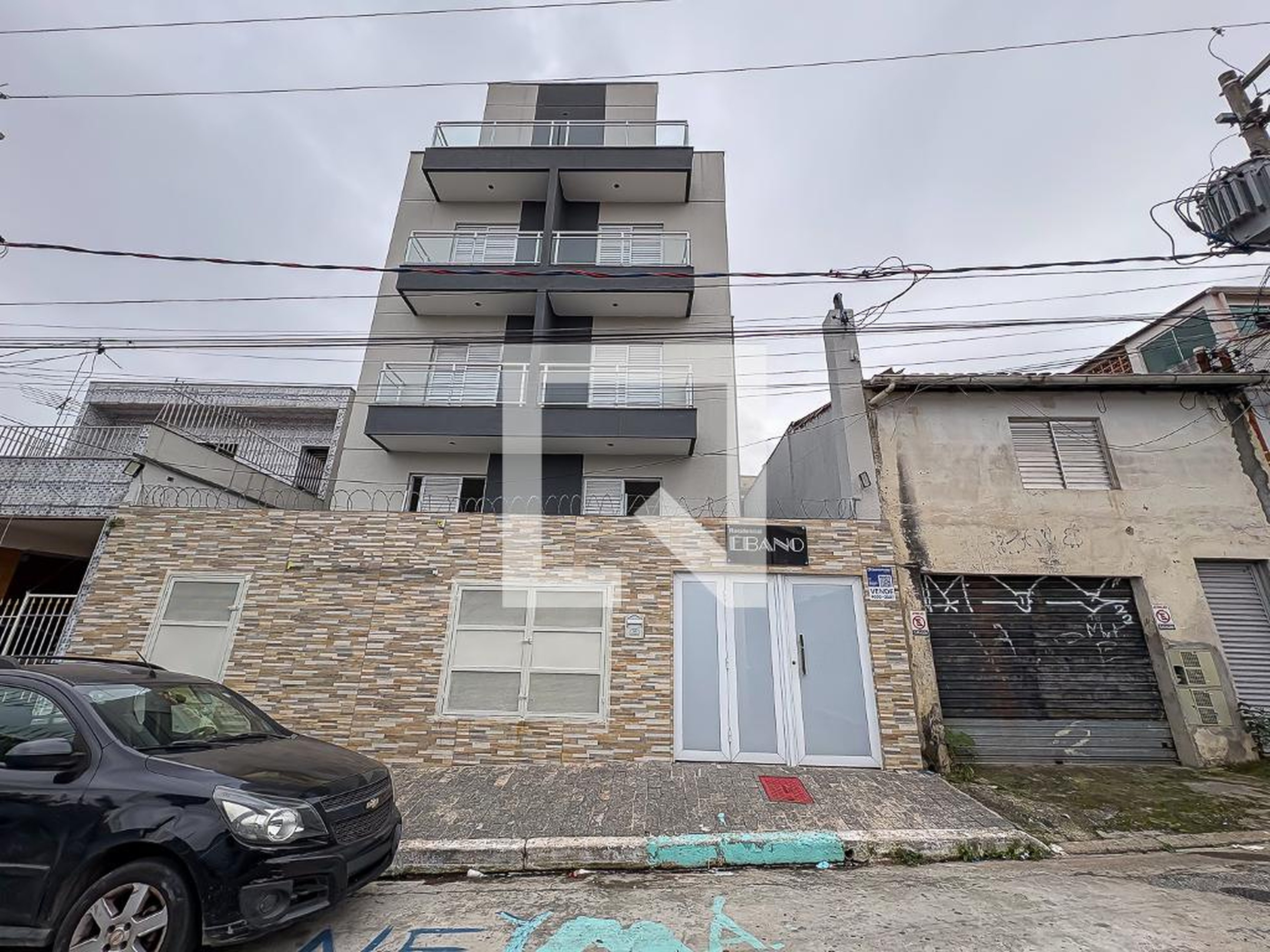 Fachada Condomínio em Rua das Perpétuas, 49
