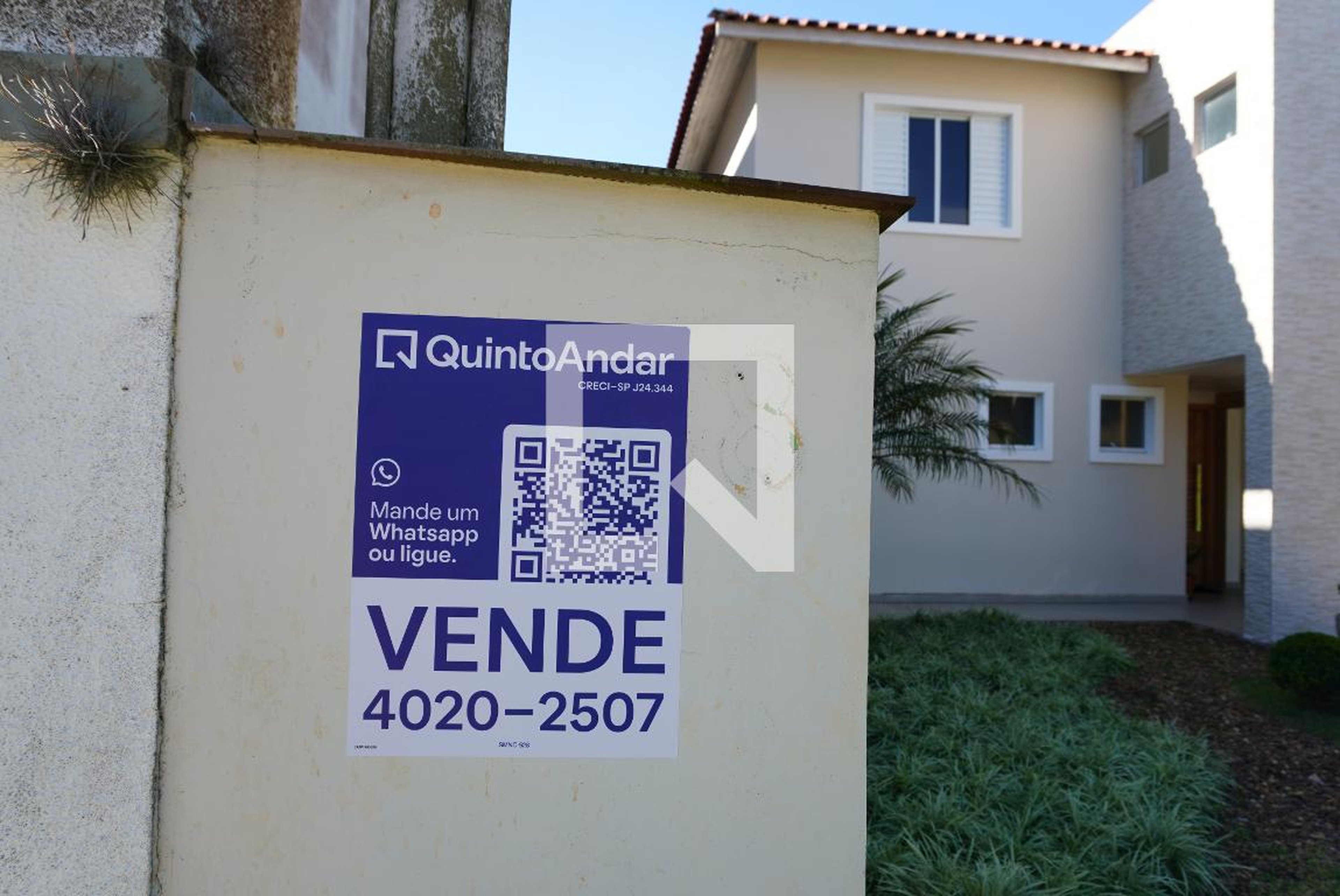 Fachada Condomínio em Alameda dos Lírios, 298