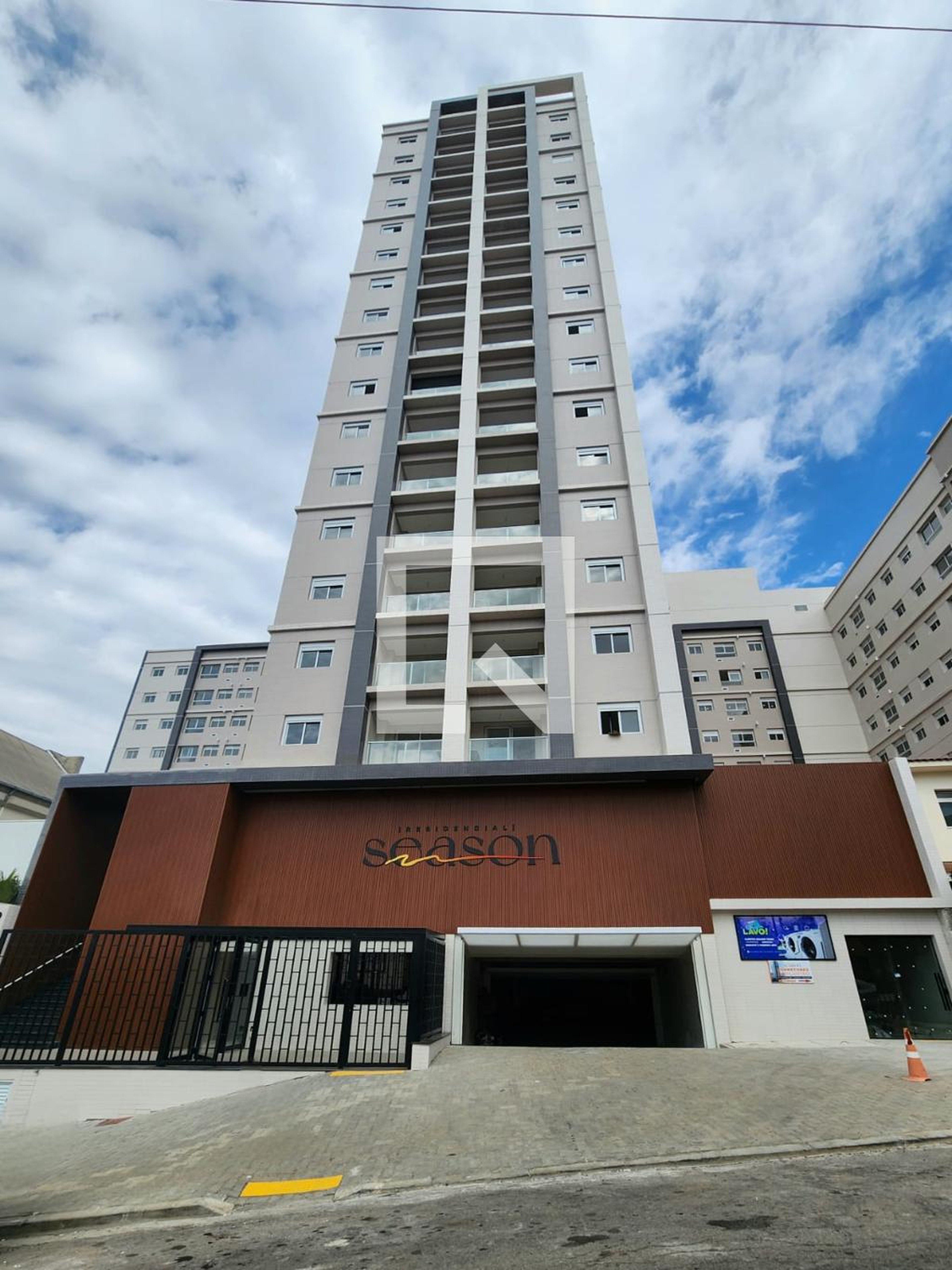 Fachada Residencial Season