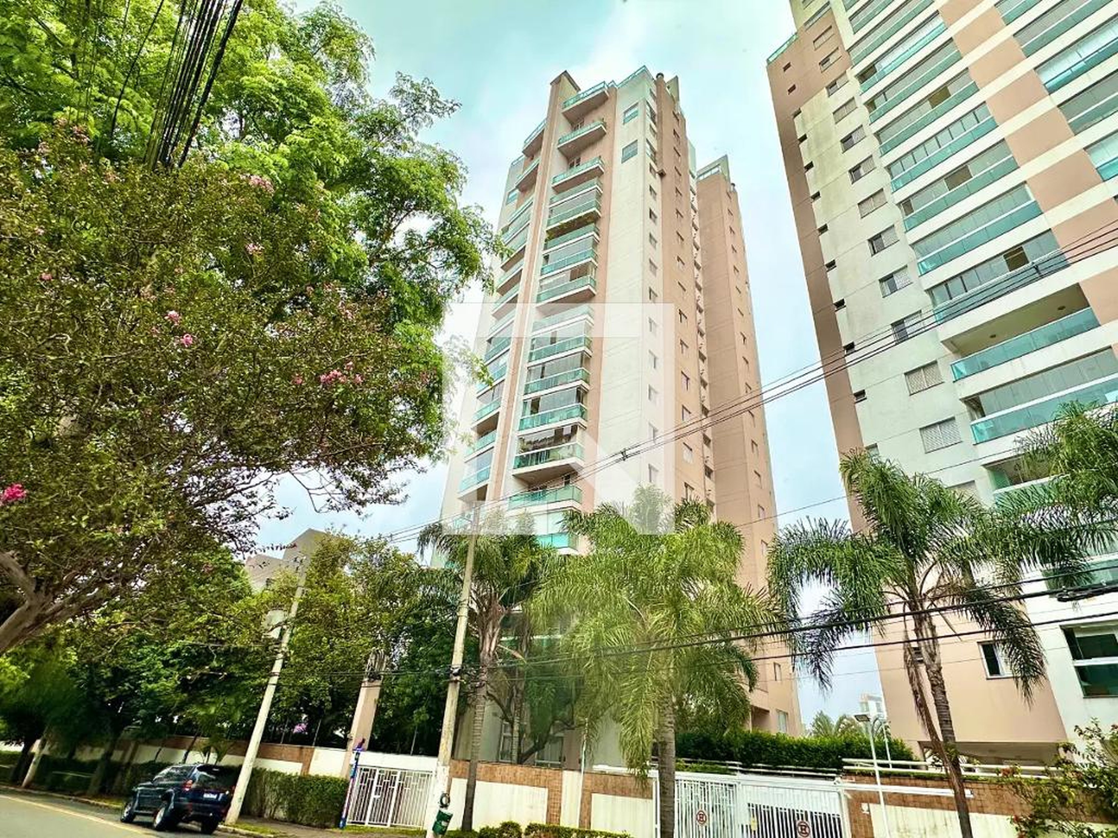 Fachada Condomínio Saint Paul Residence
