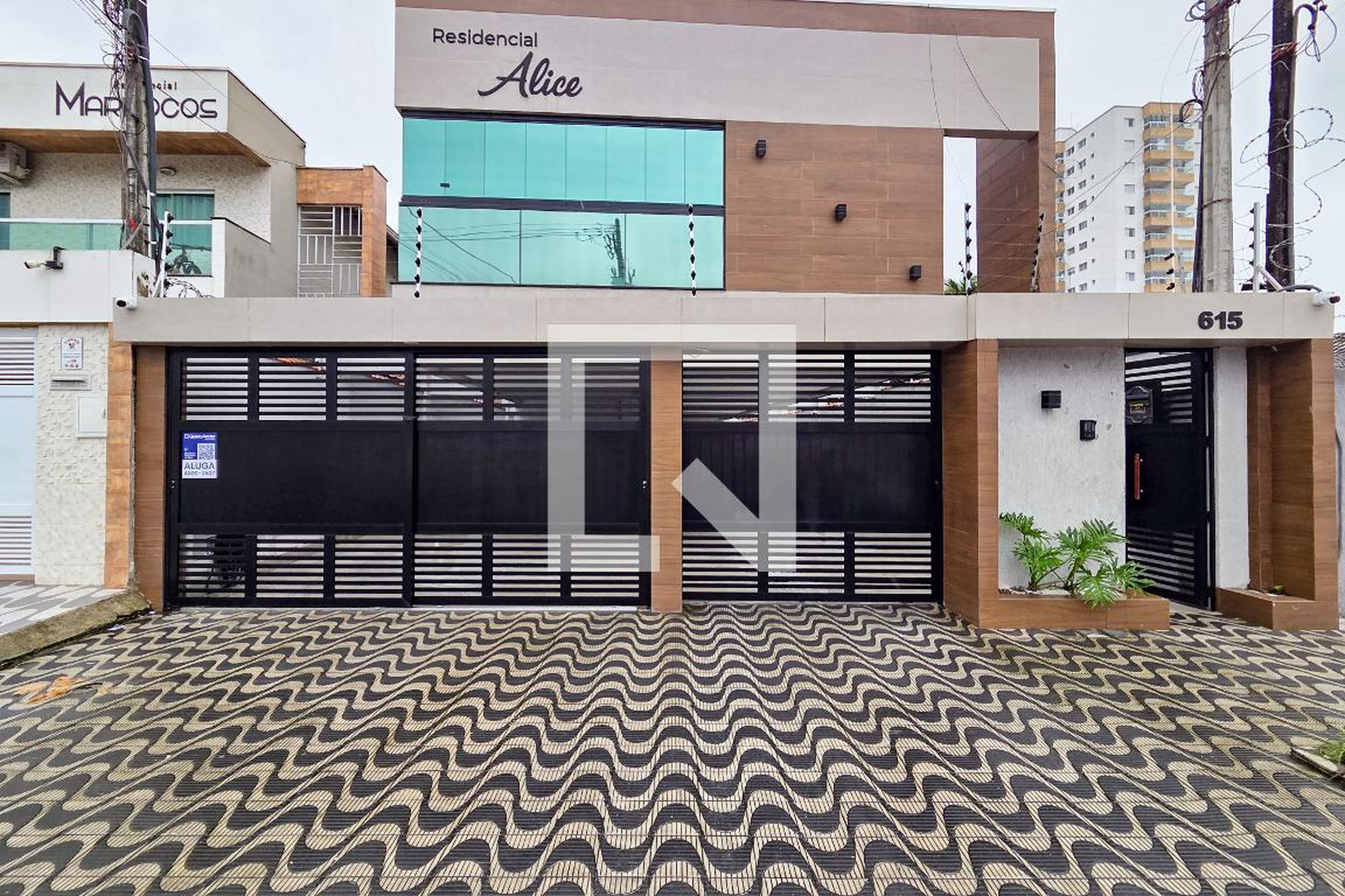 Fachada Condomínio em Rua Rubens Gonçalves de Freitas, 615