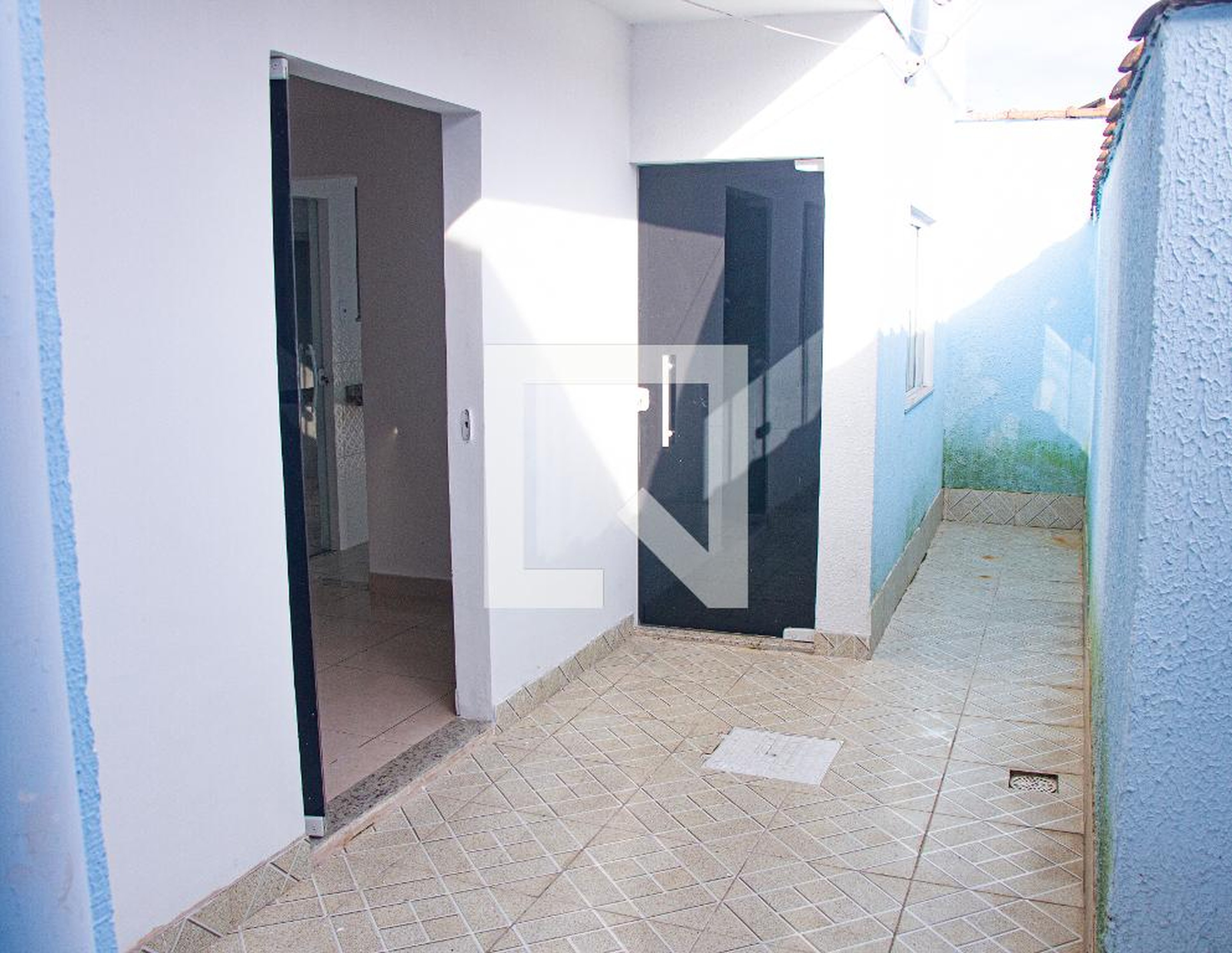 Entrada Condomínio em Estrada Cabuçu de Baixo, 75