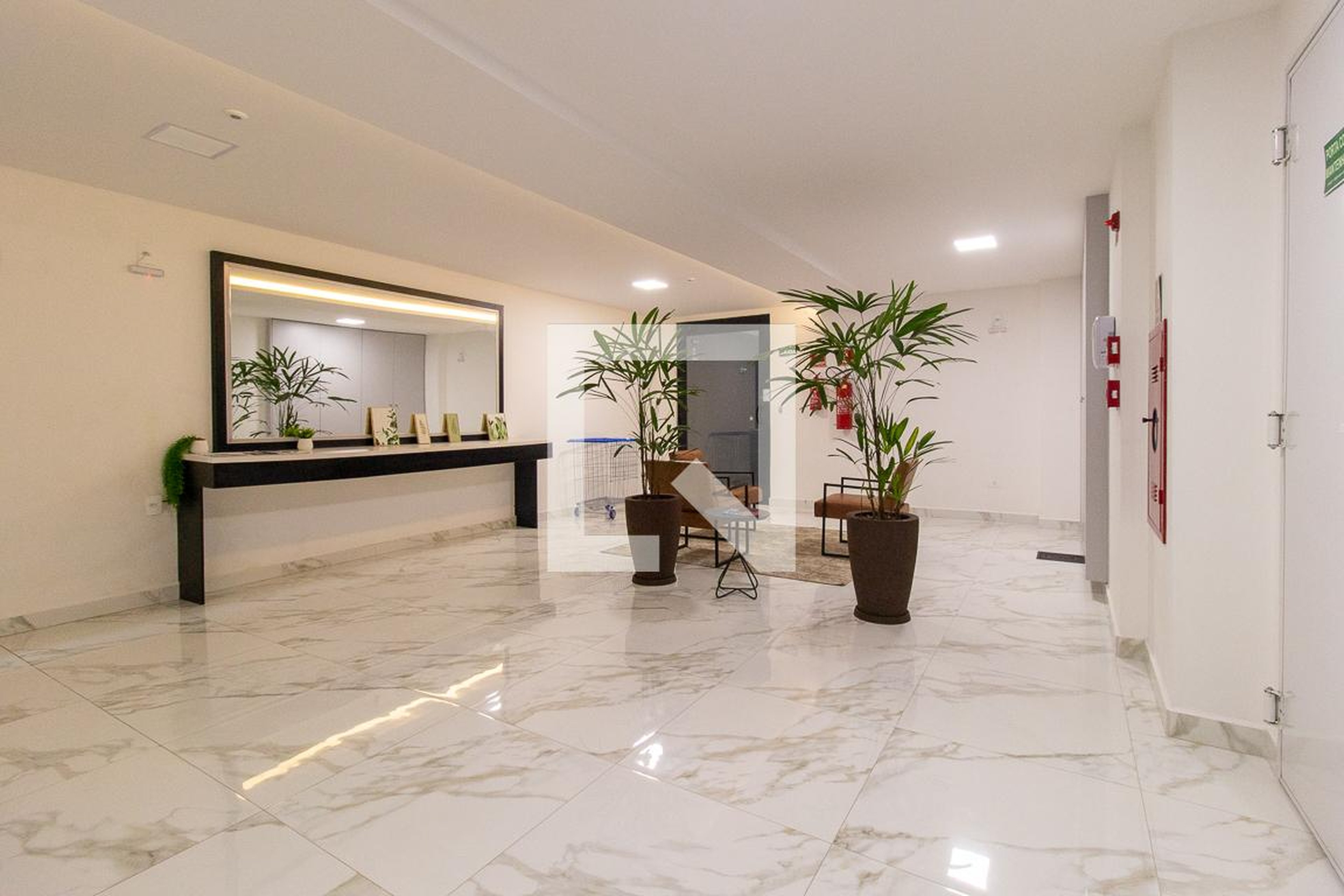 Hall Condomínio em Rua Domingos Gabardo, 60