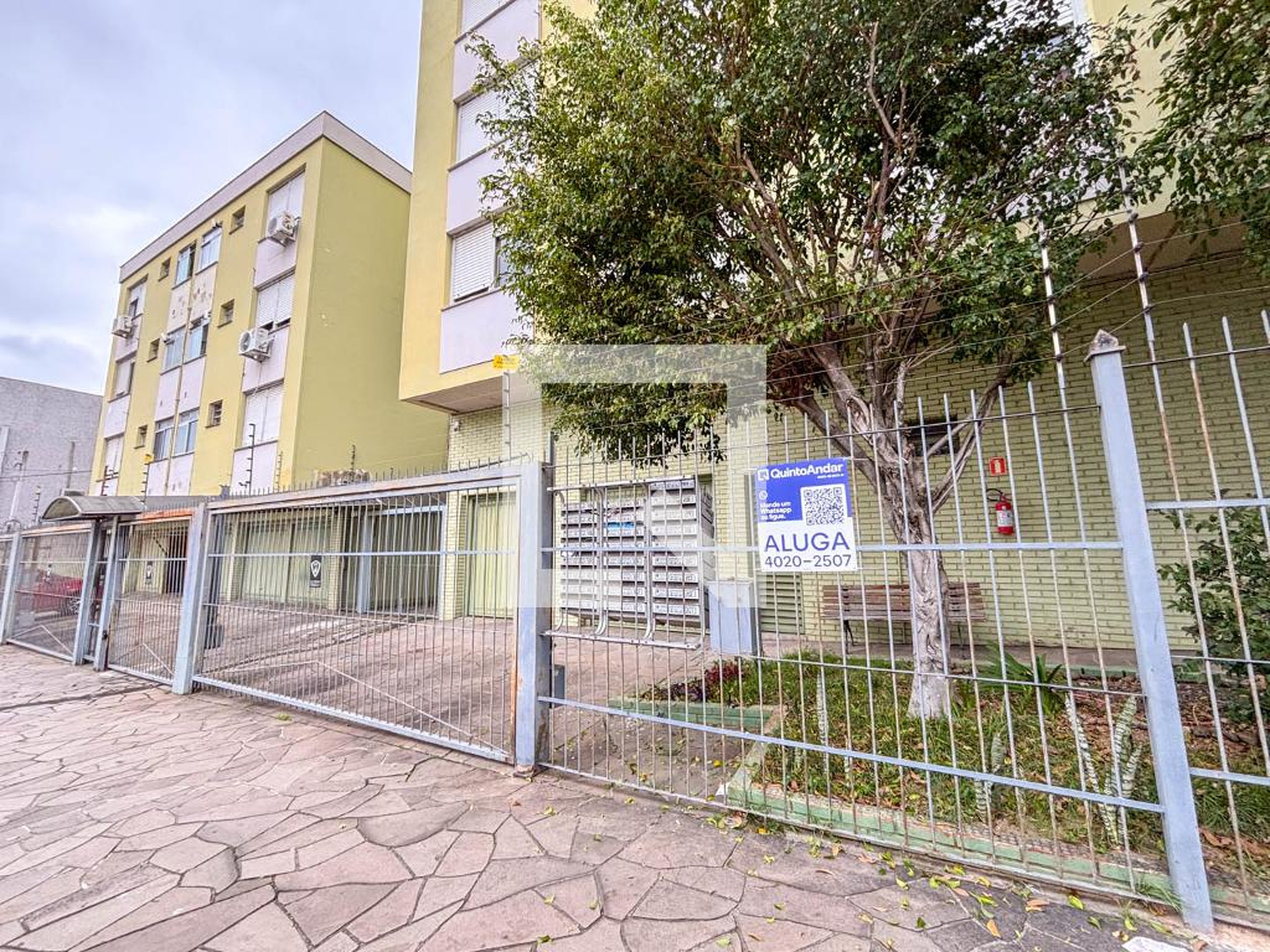 Fachada Condomínio em Rua Bento de Amaral, 125