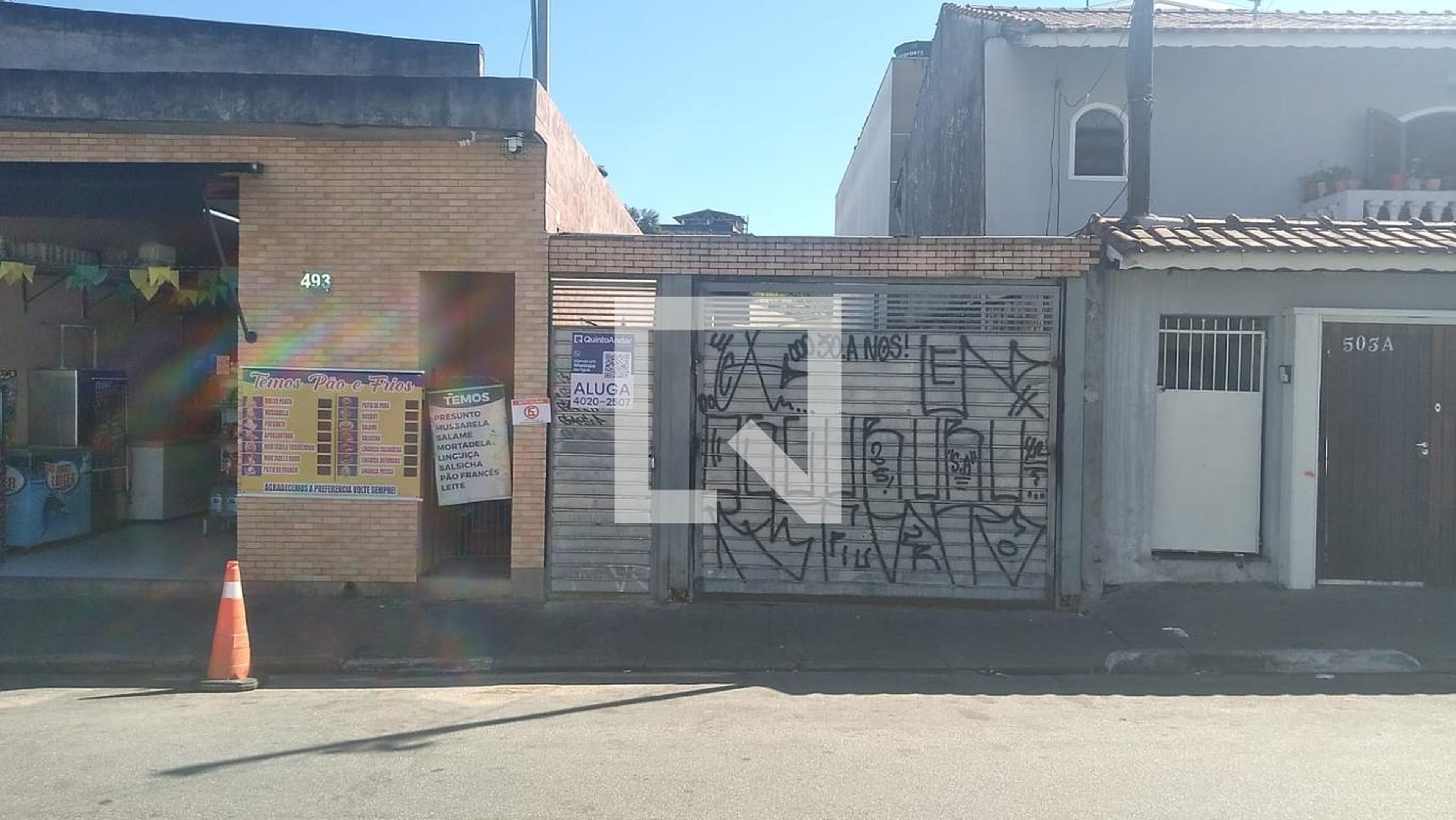 Fachada Condomínio em Rua Carolina Soares, 493