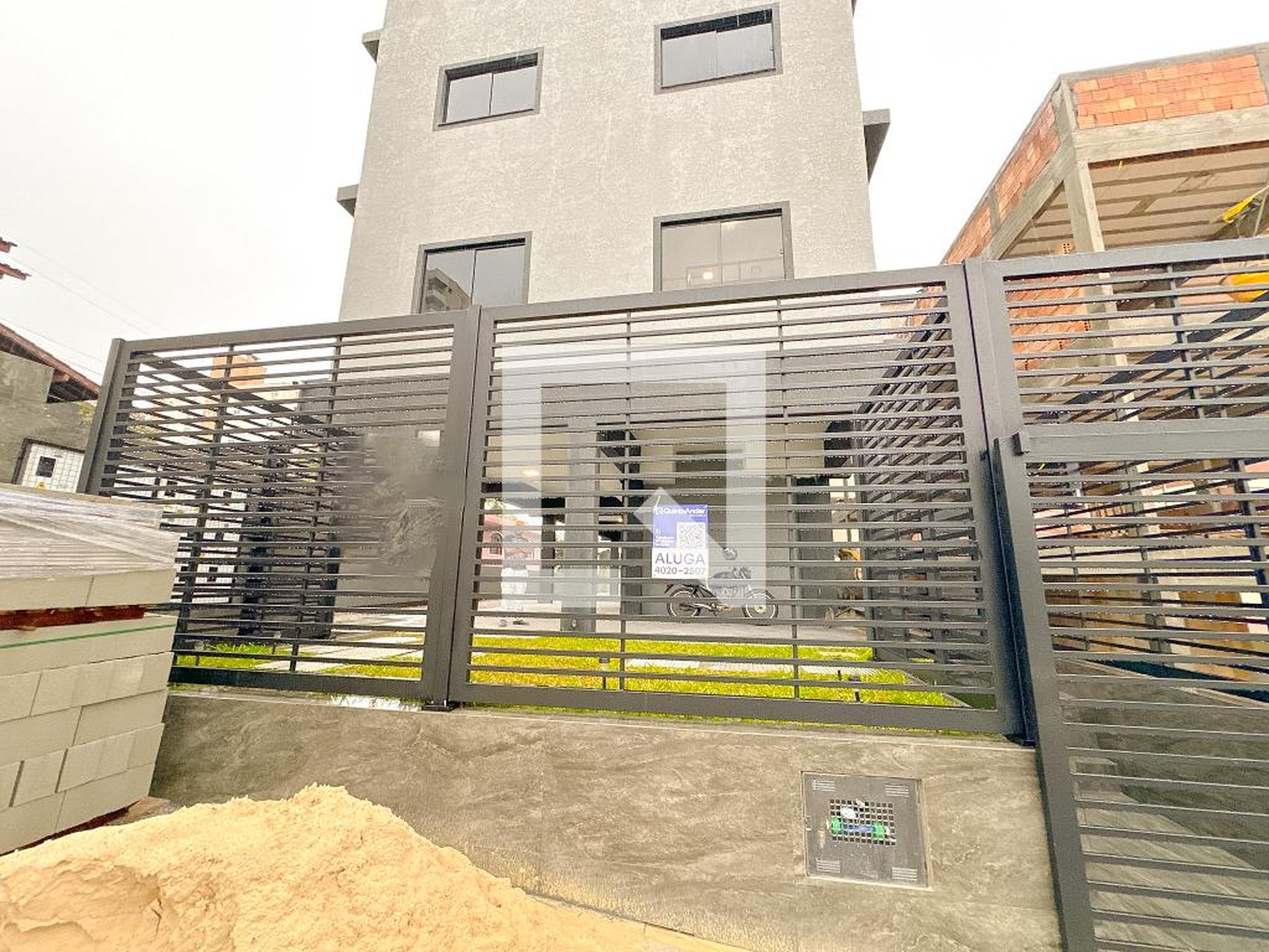 Fachada Condomínio em Rua Belarmino José da Silva, 705