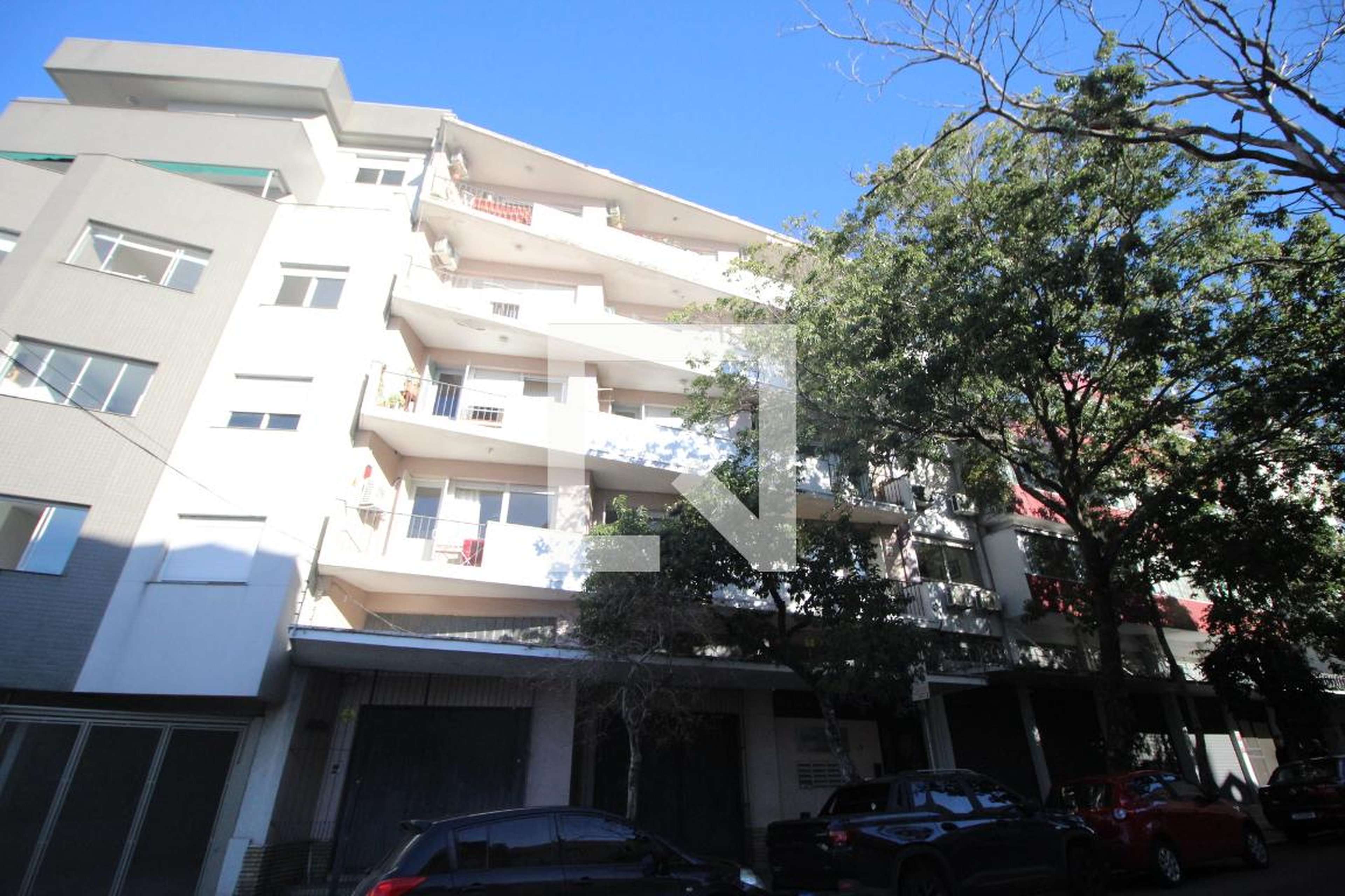 Fachada Condomínio em Avenida Cristóvão Colombo, 87
