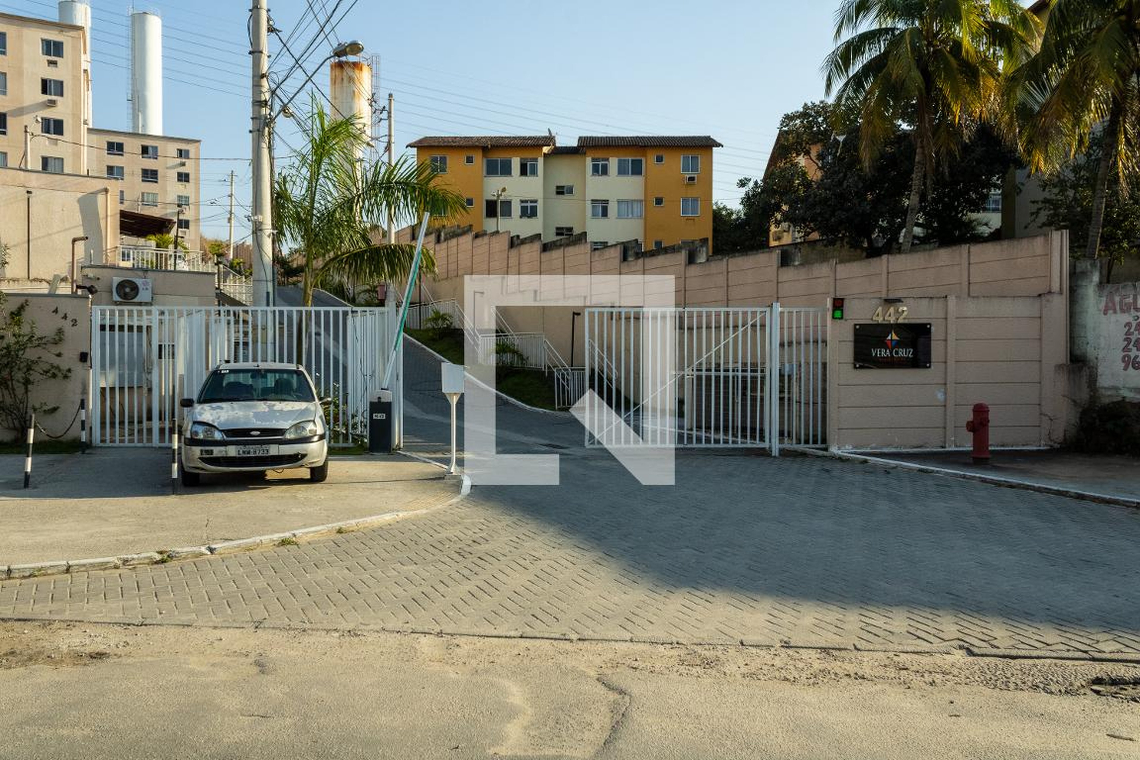 Fachada Condomínio em Estrada João Melo, 0
