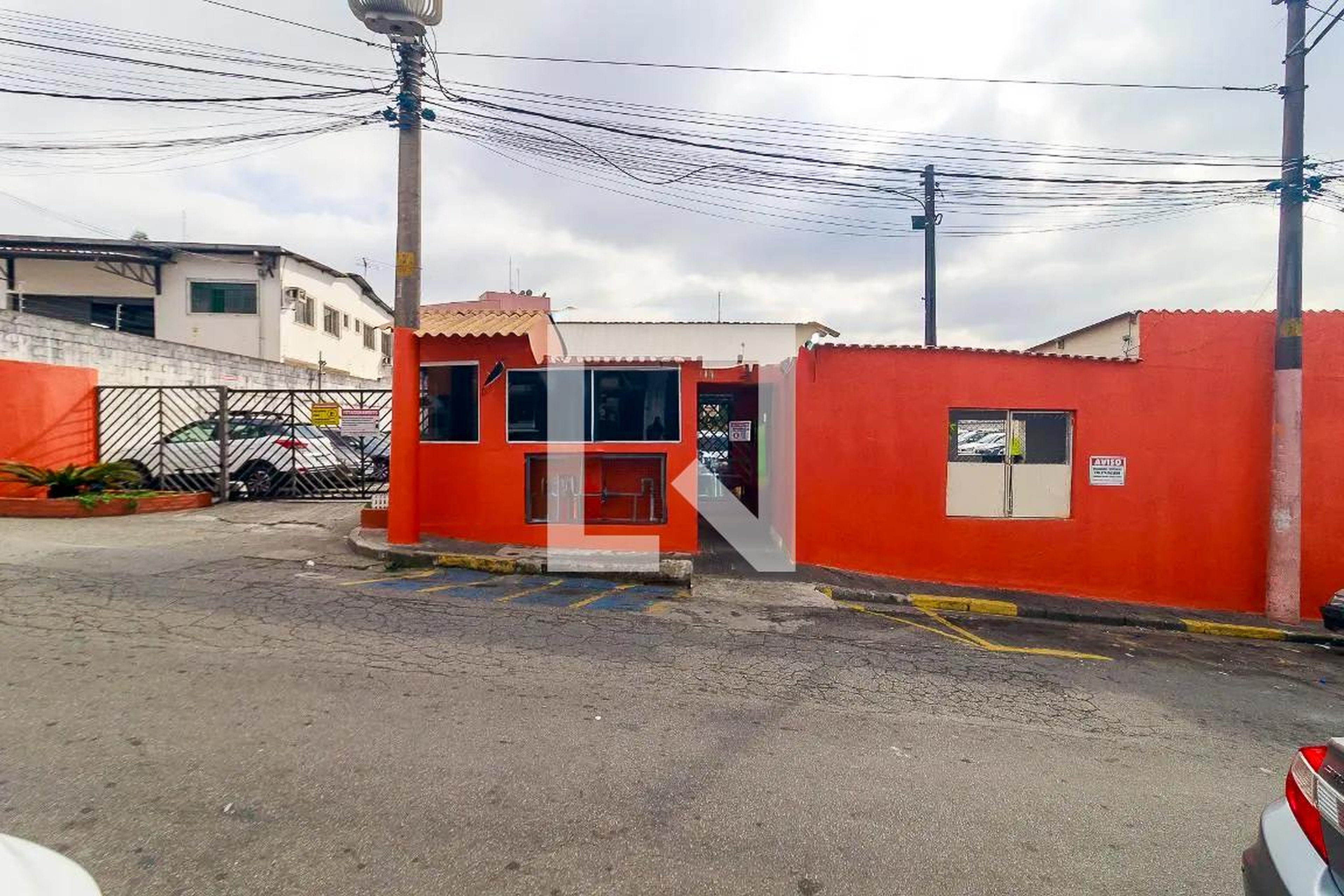 Fachada Condomínio em Rua Francisco Prisco, 100