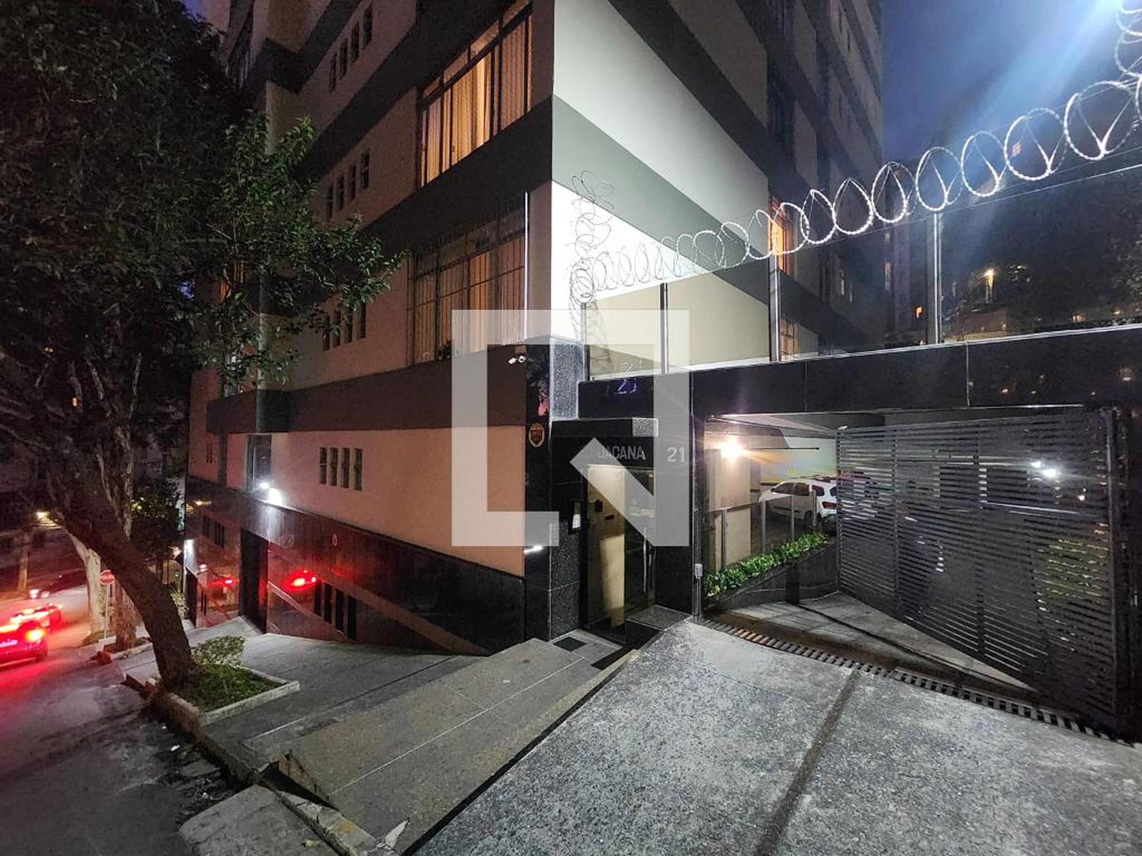 Fachada Condomínio em Rua Conselheiro Andrade Figueira, 21