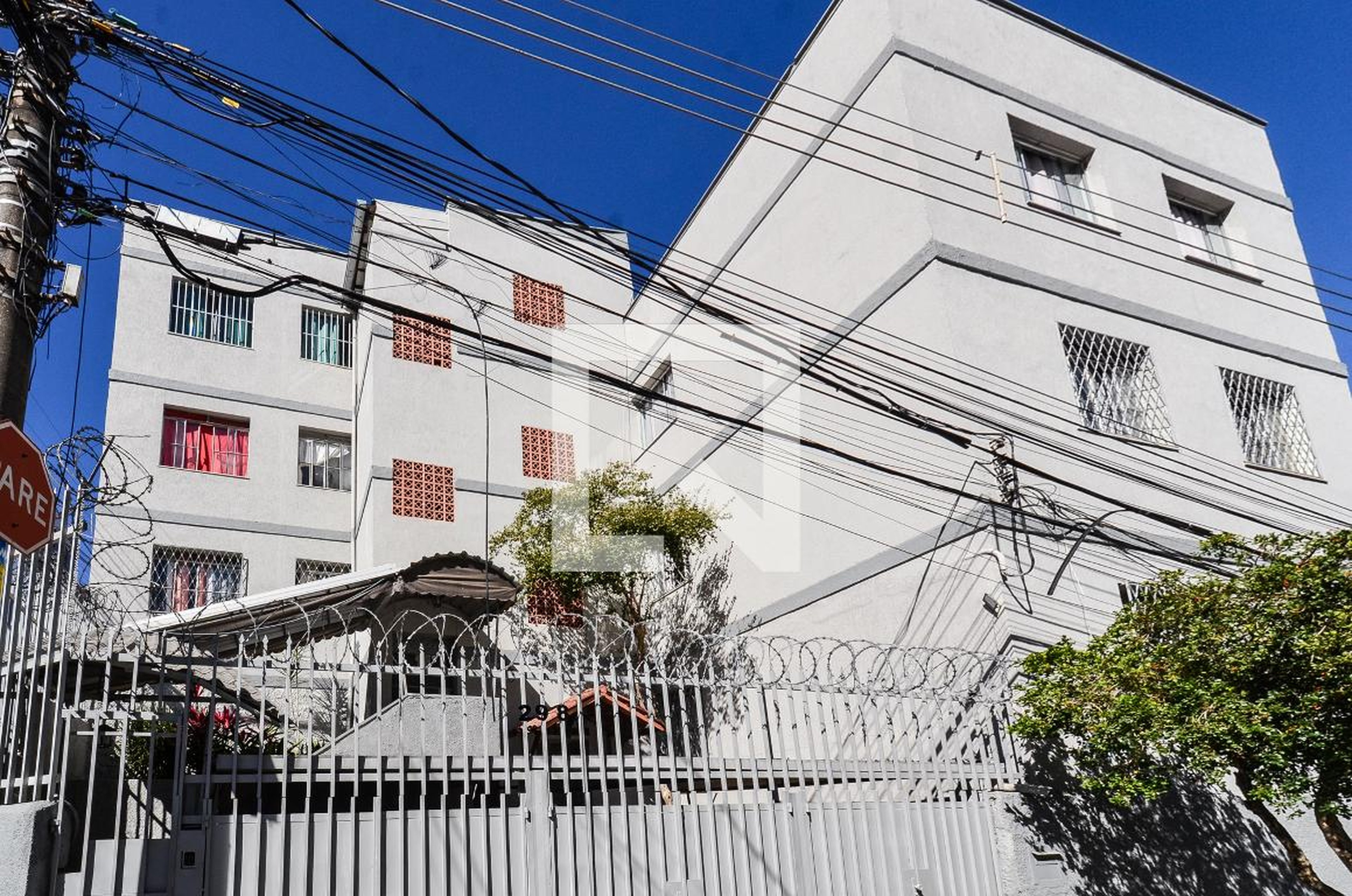 Fachada Condomínio em Rua Cônego Floriano, 298