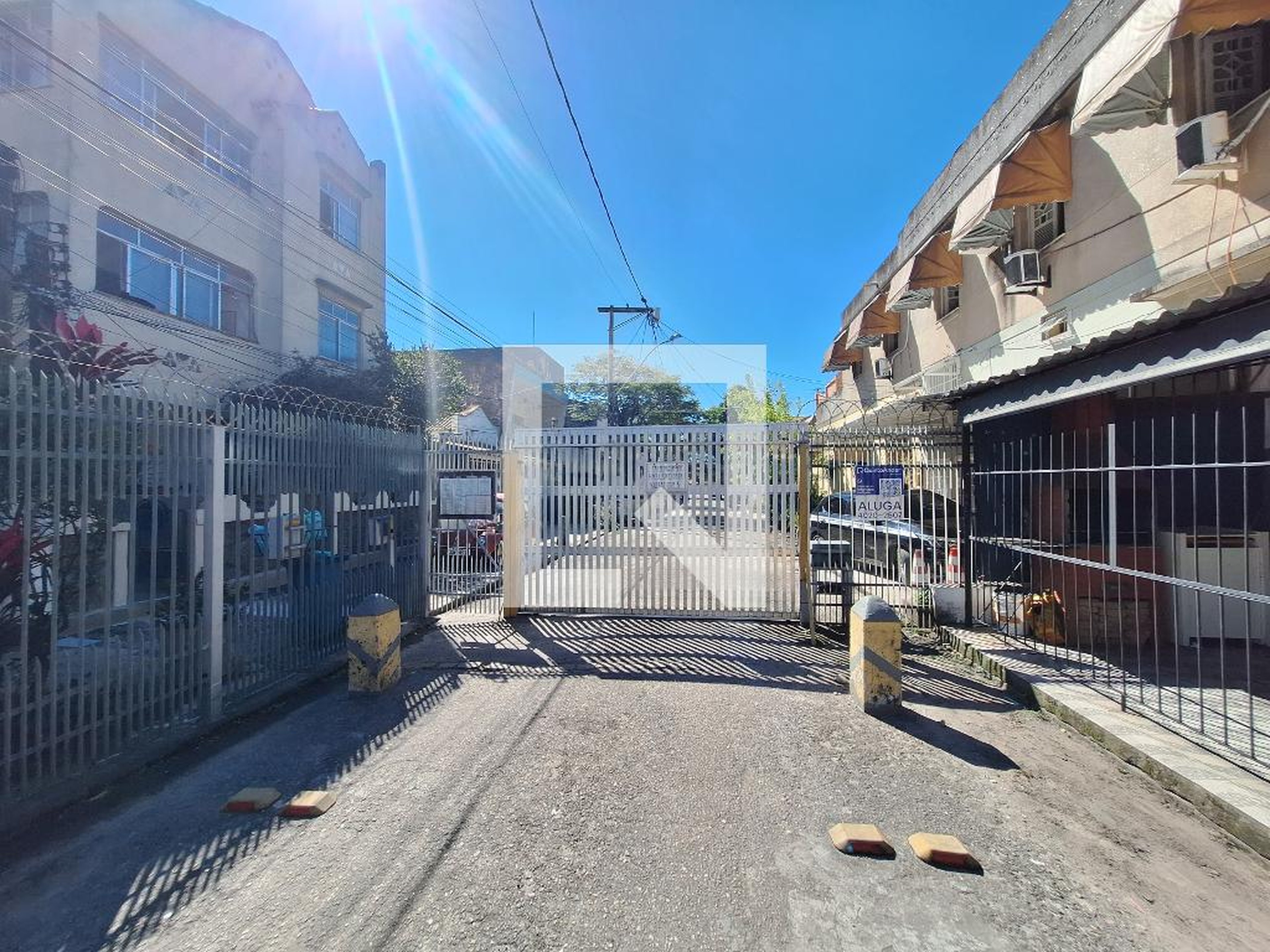 Fachada Condomínio em Travessa Petronilha Miranda, 24