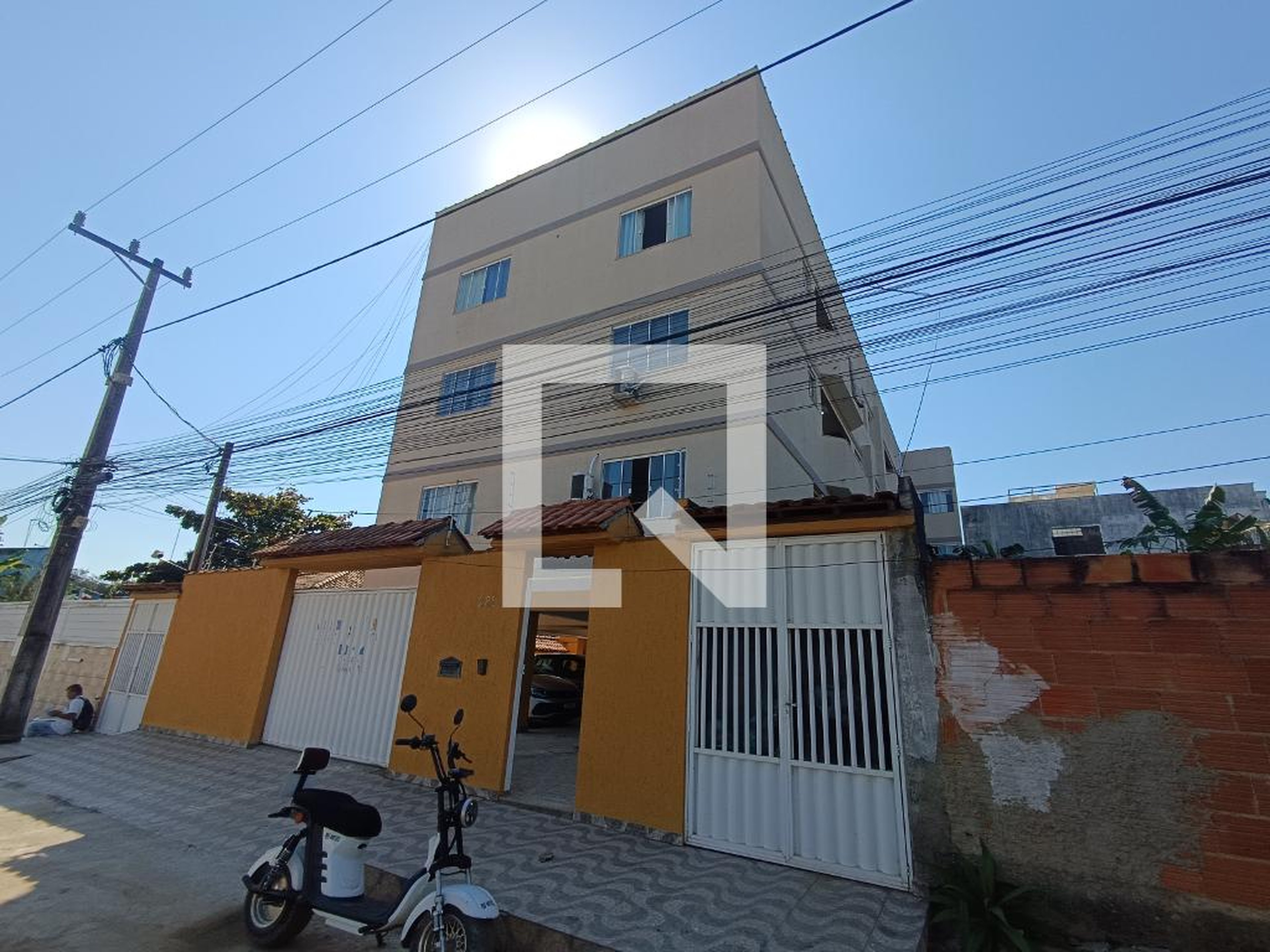 Fachada Condomínio em Rua Vinte e Dois, 285