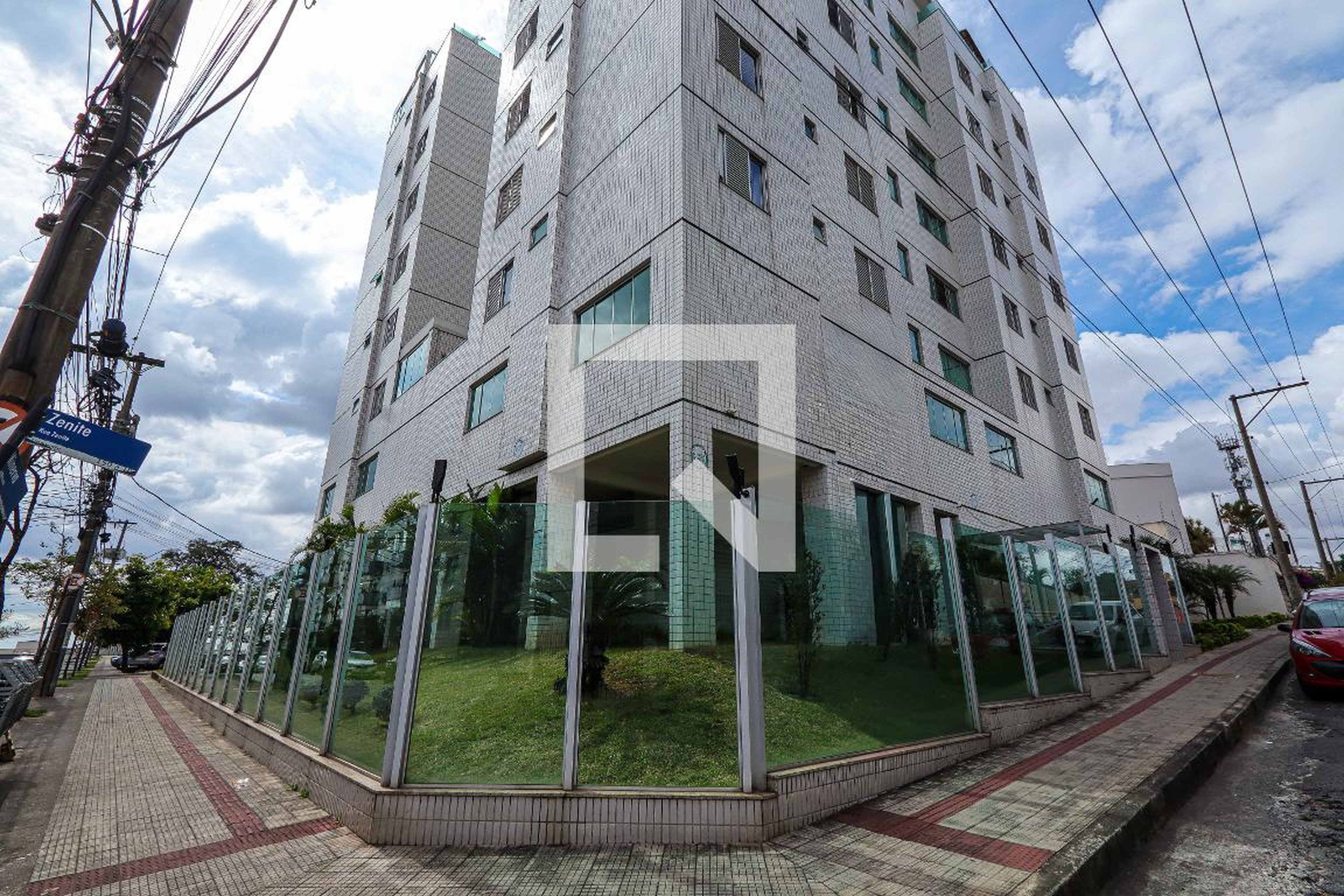 Fachada do Prédio Condomínio em Rua Zenite, 130