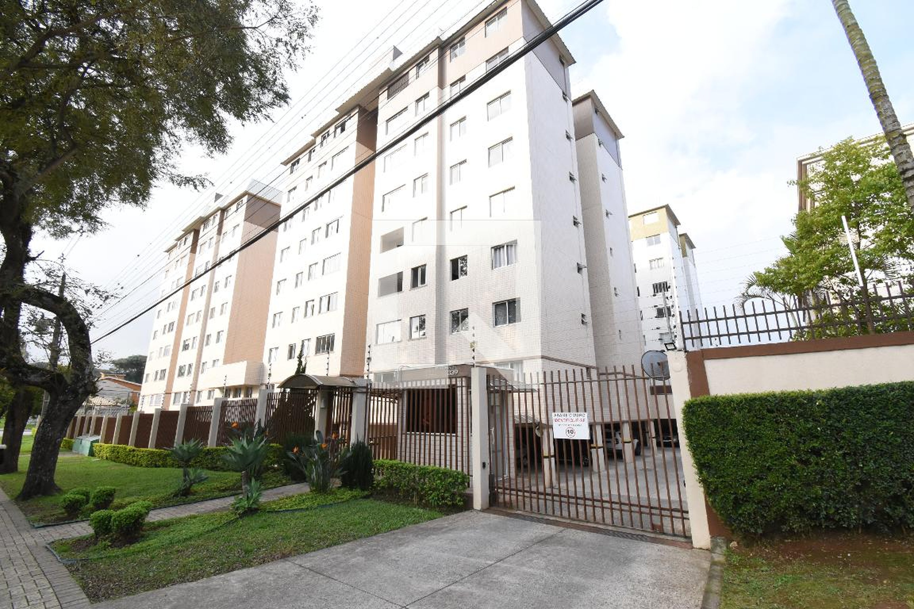 Fachada Condomínio em Rua Frei Gaspar da Madre de Deus, 339