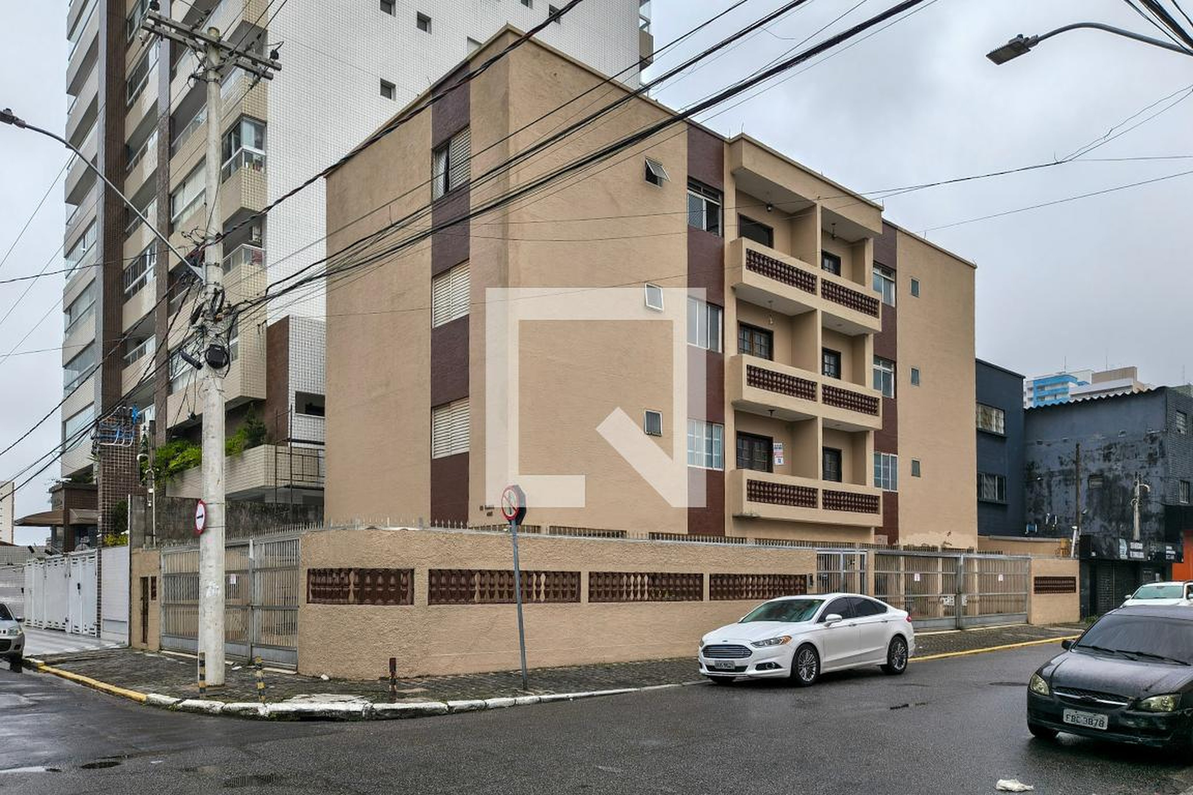Fachada Condomínio em Rua José de Alencar, 485