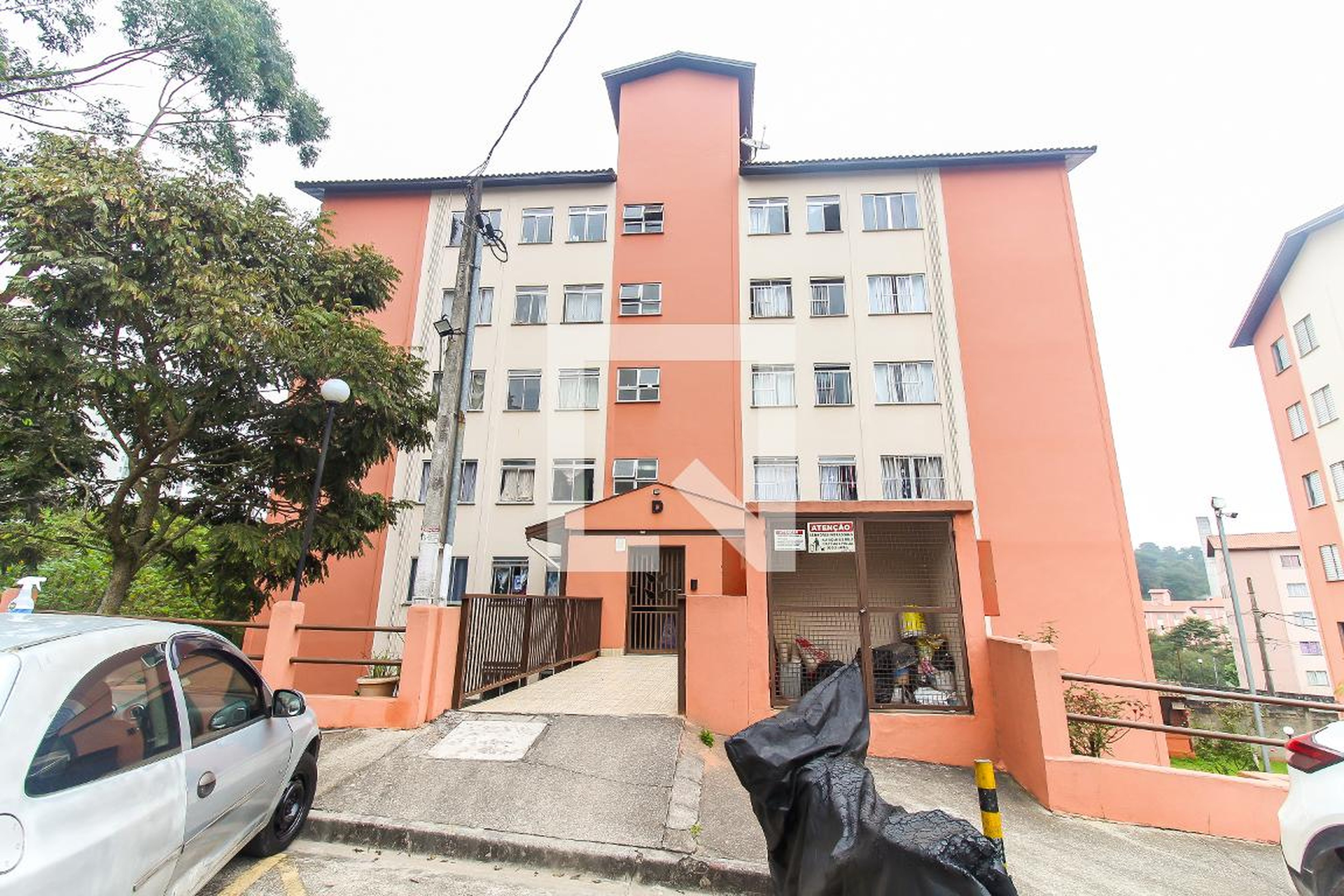 Entrada Condomínio em Rua Begônia Real, 119