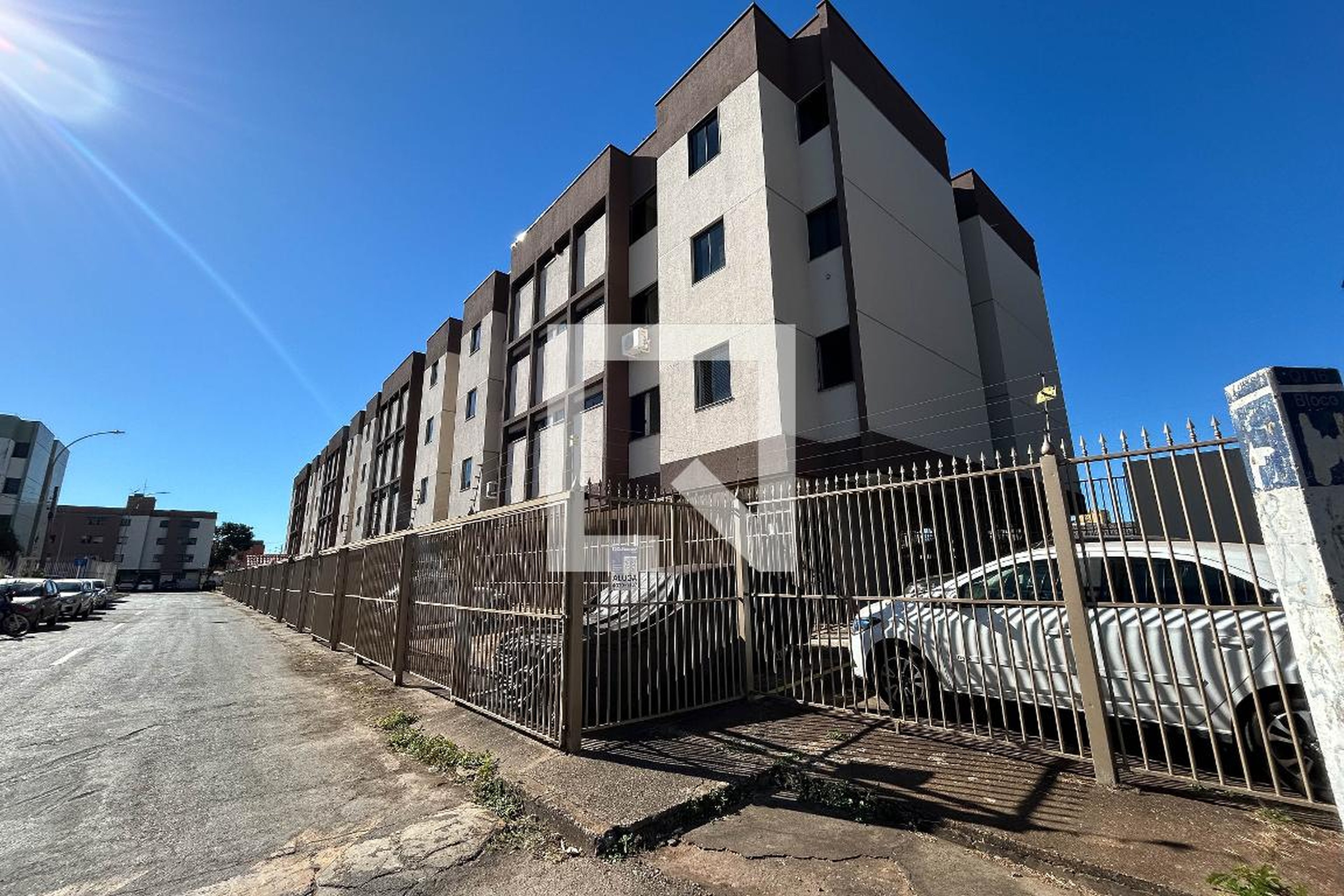 Fachada Condomínio em GUARÁ I QI 16 BL H, s/n