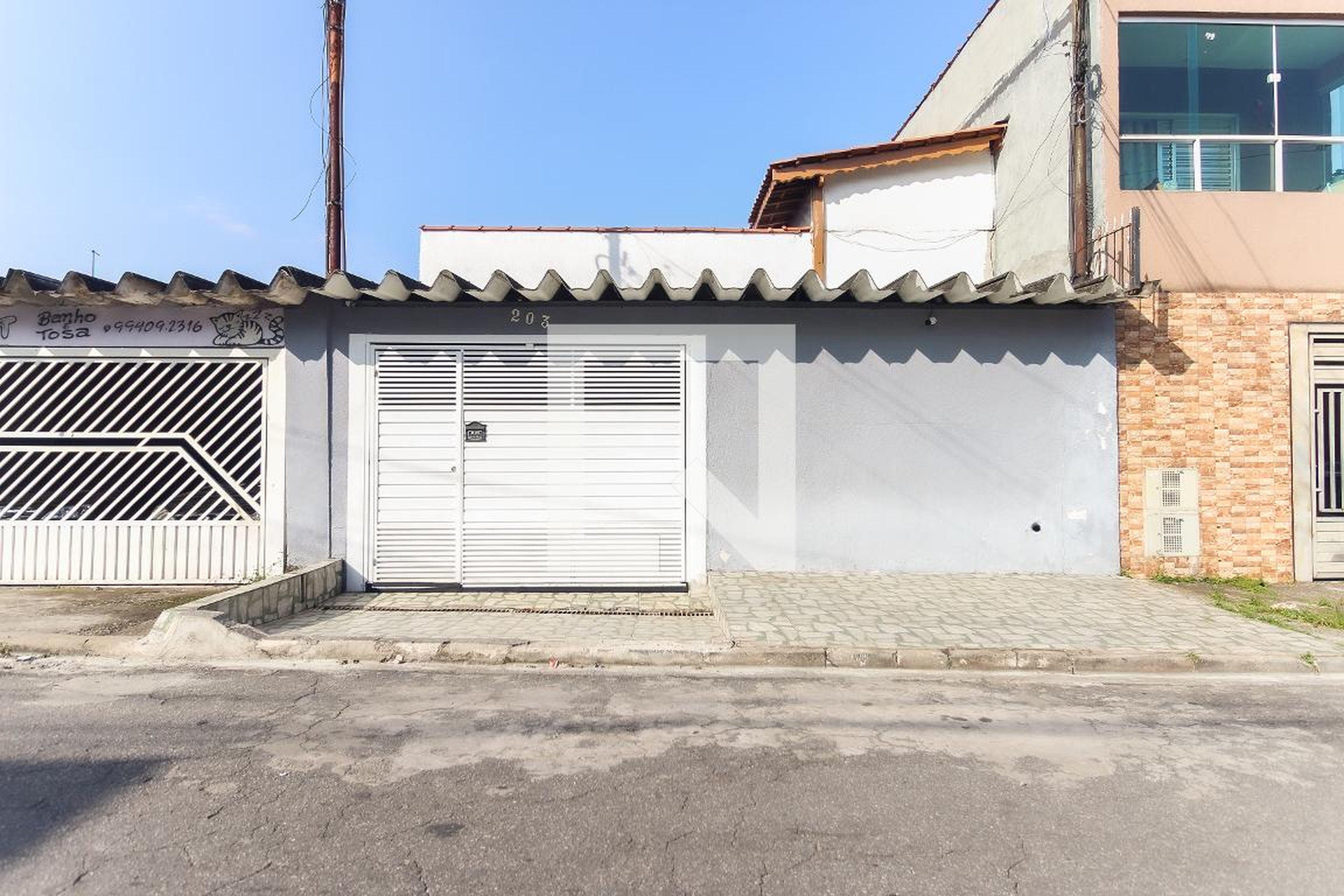 Fachada Condomínio em Rua Freitas Guimarães, 203
