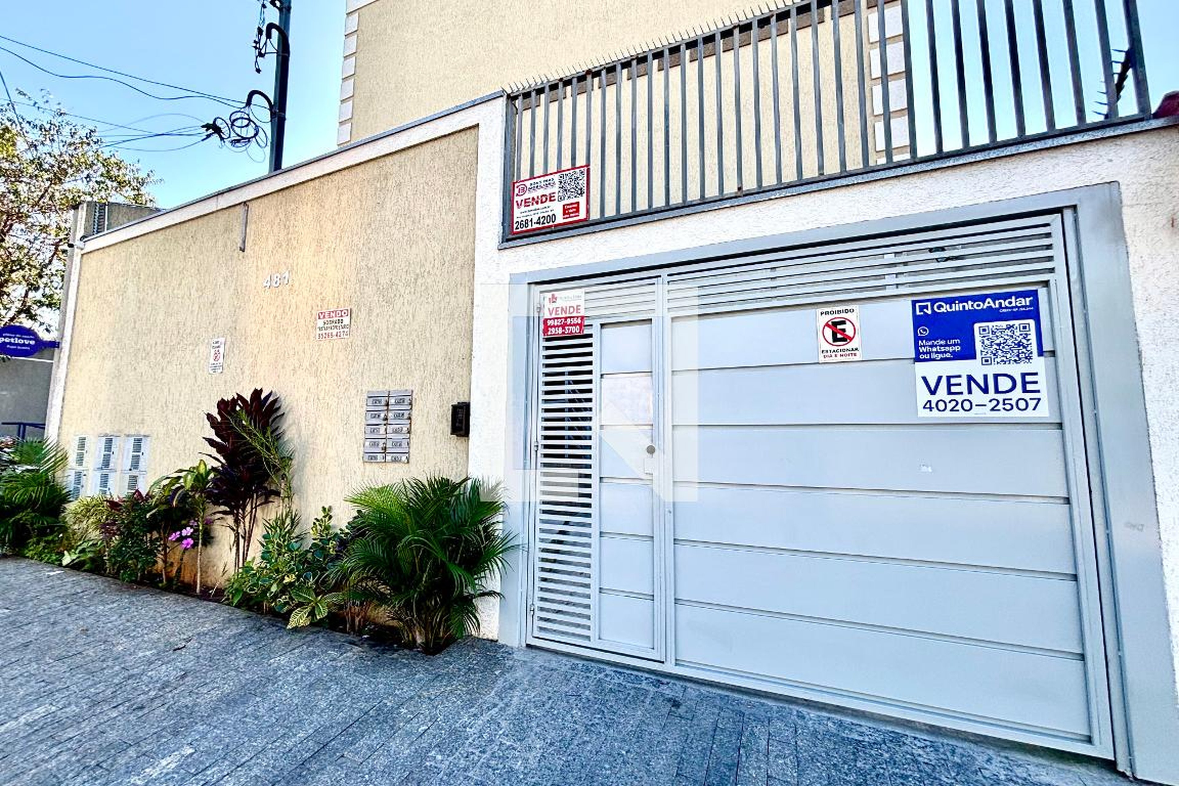 Fachada Condomínio em Rua Embira, 481