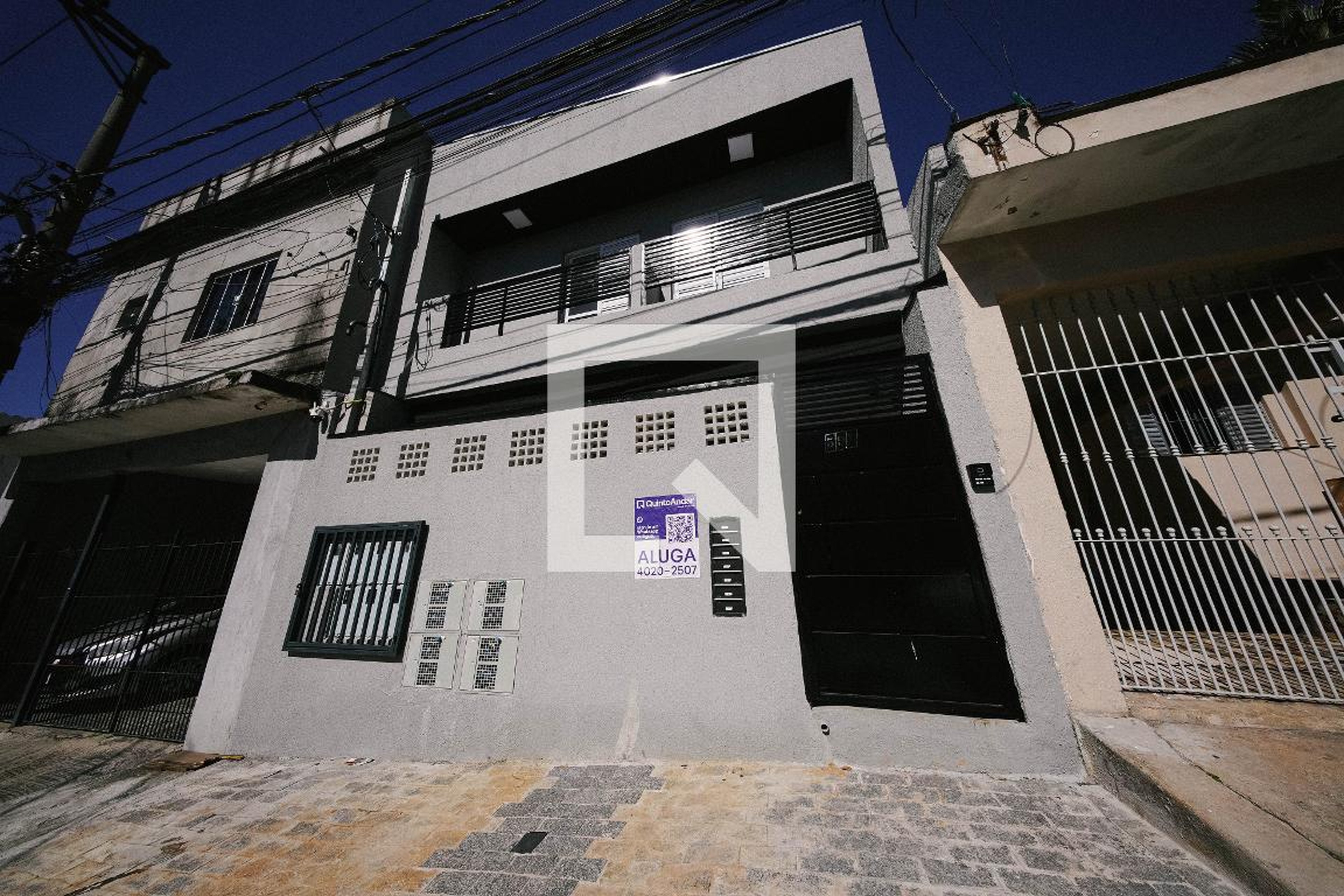 Fachada Condomínio em Rua Cláudio Ptolomeu, 595